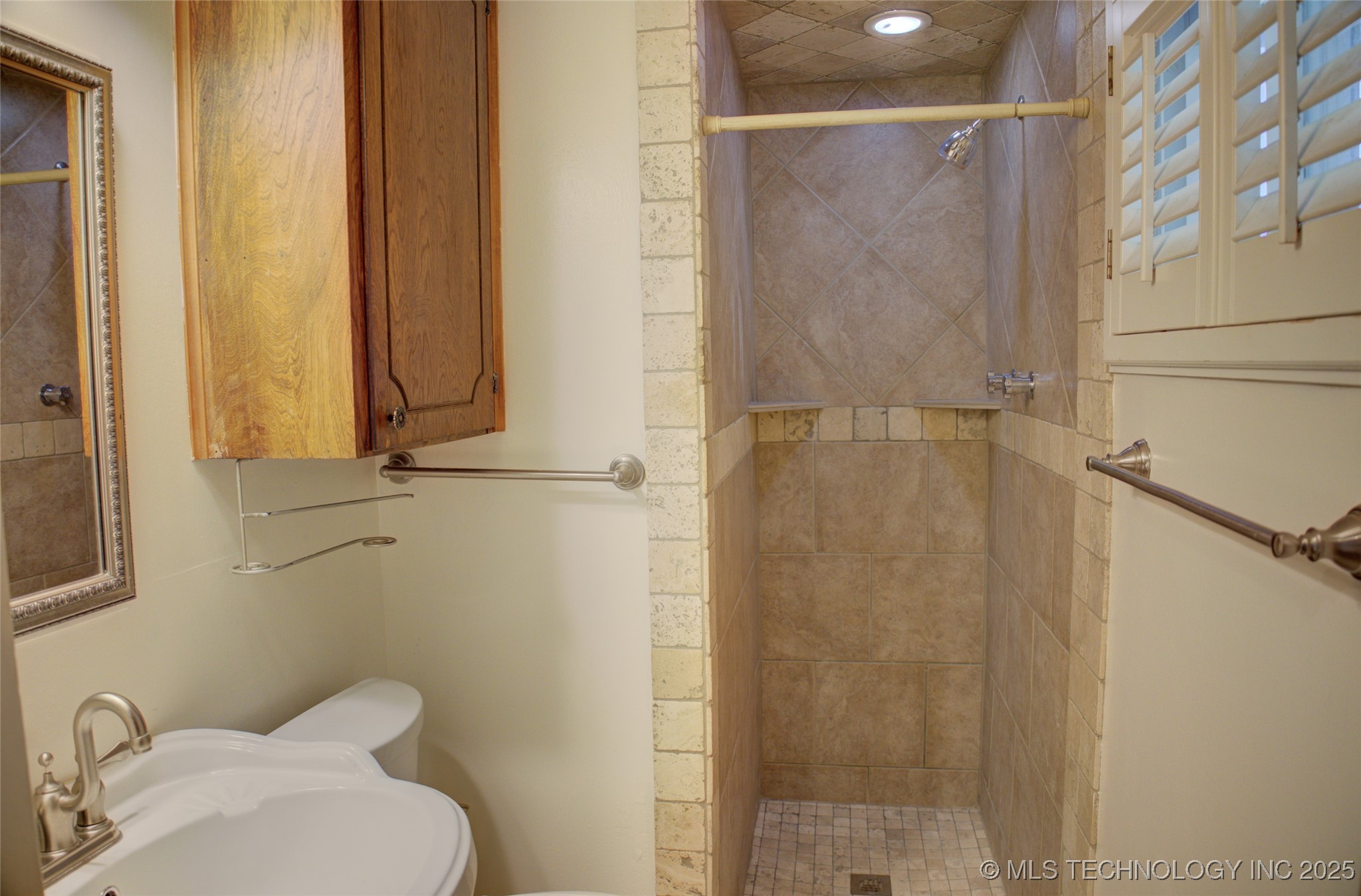 1207 S Yale Avenue Property Photo 28