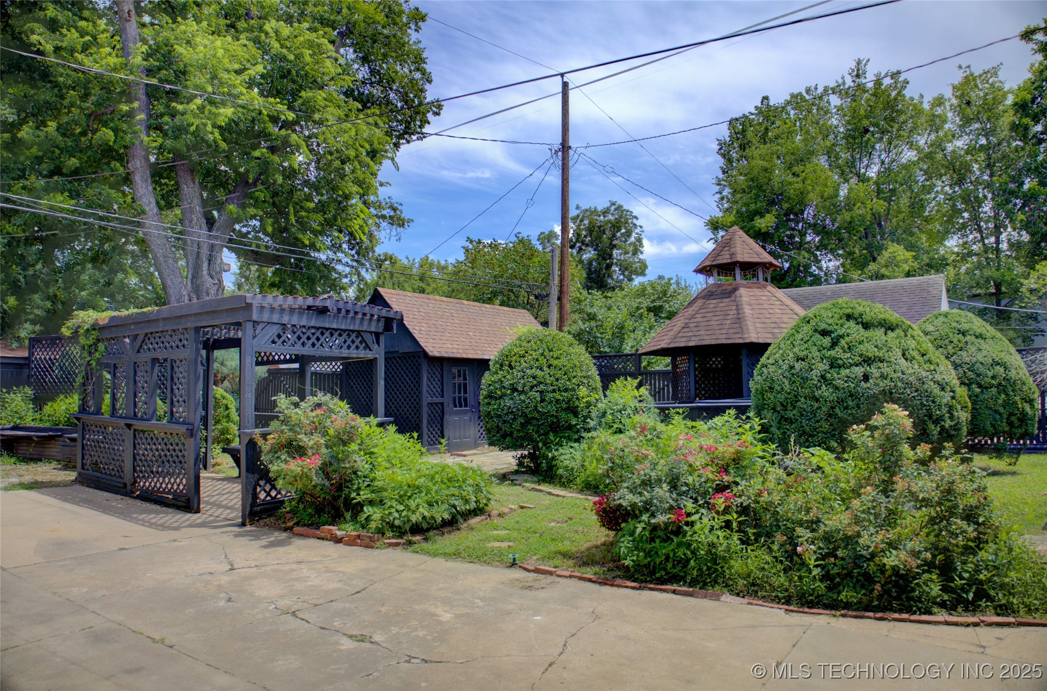 1207 S Yale Avenue Property Photo 46