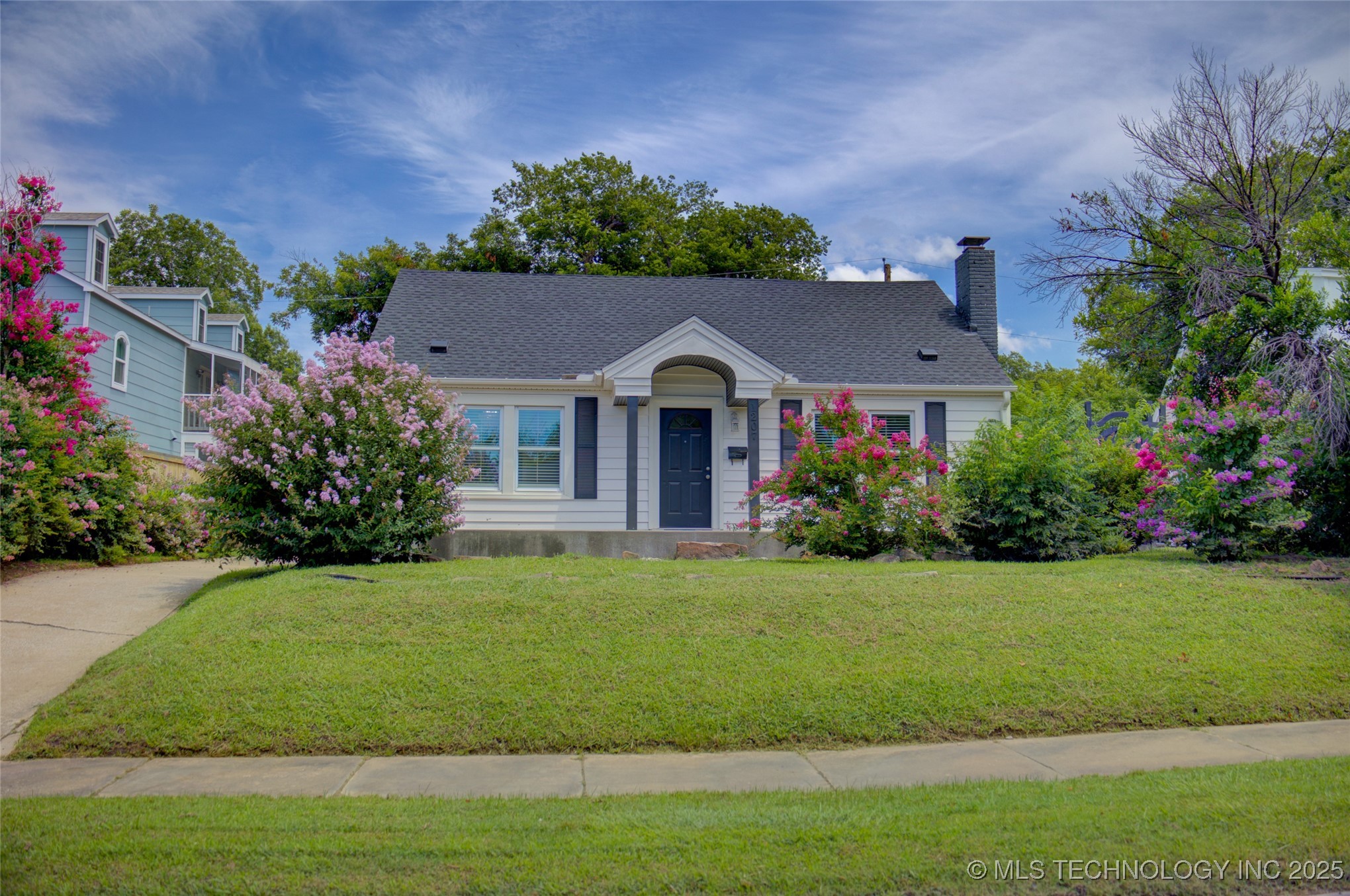 1207 S Yale Avenue Property Photo 54