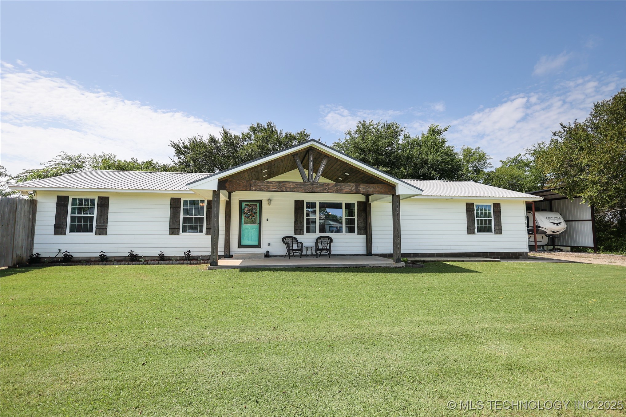 2200 Cedar