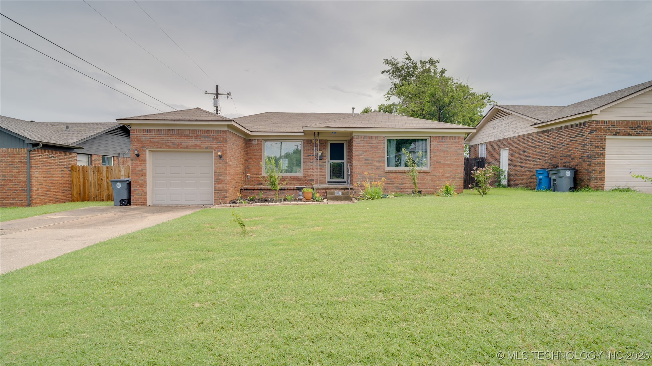 1813 S Maplewood Avenue E Property Photo 1