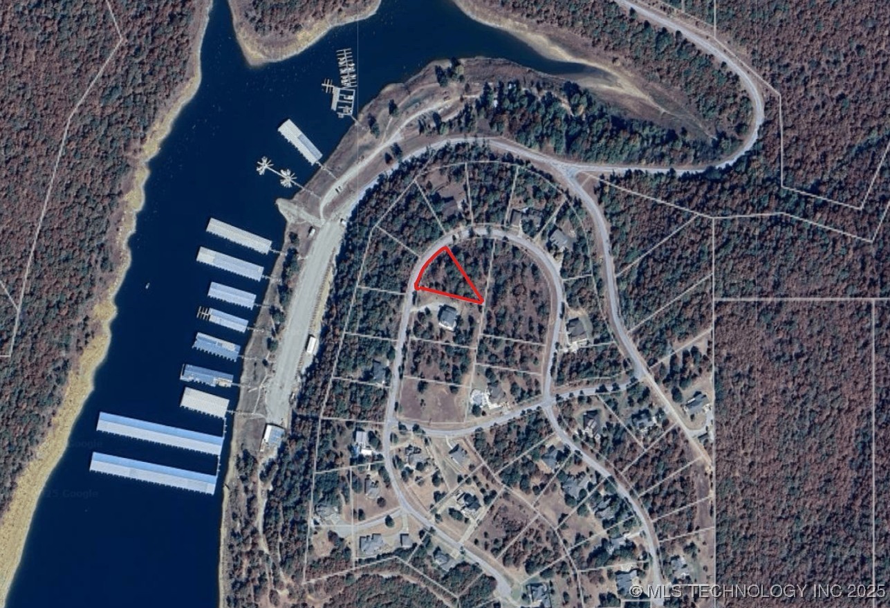 Scenic Circle Property Photo 1