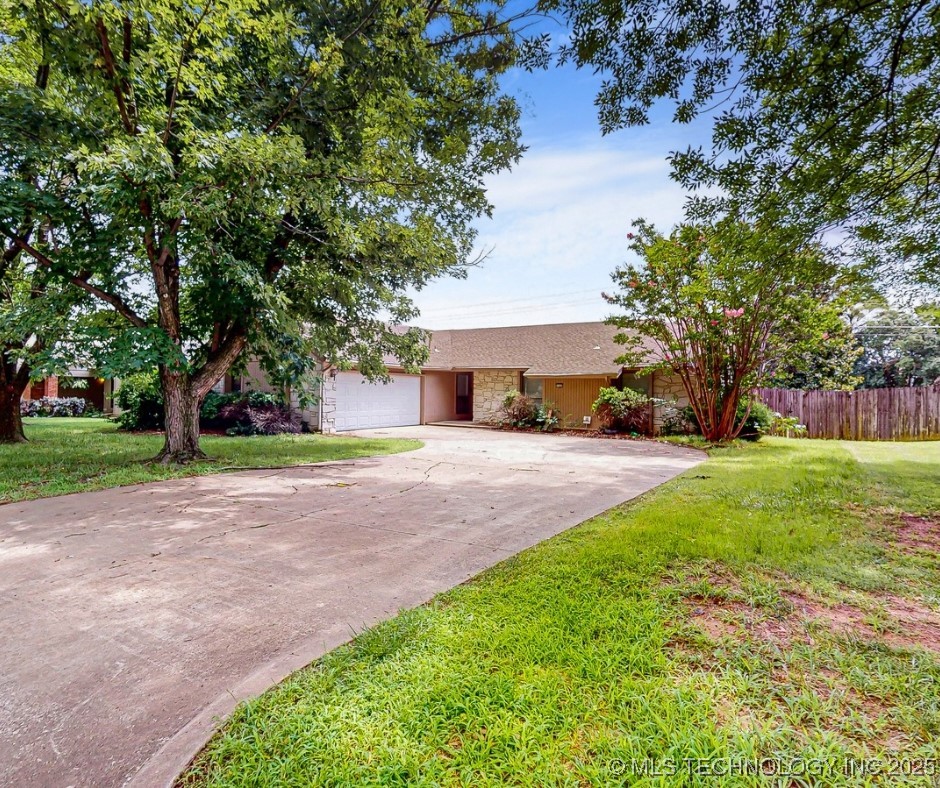7723 S Oxford Avenue Property Photo 1