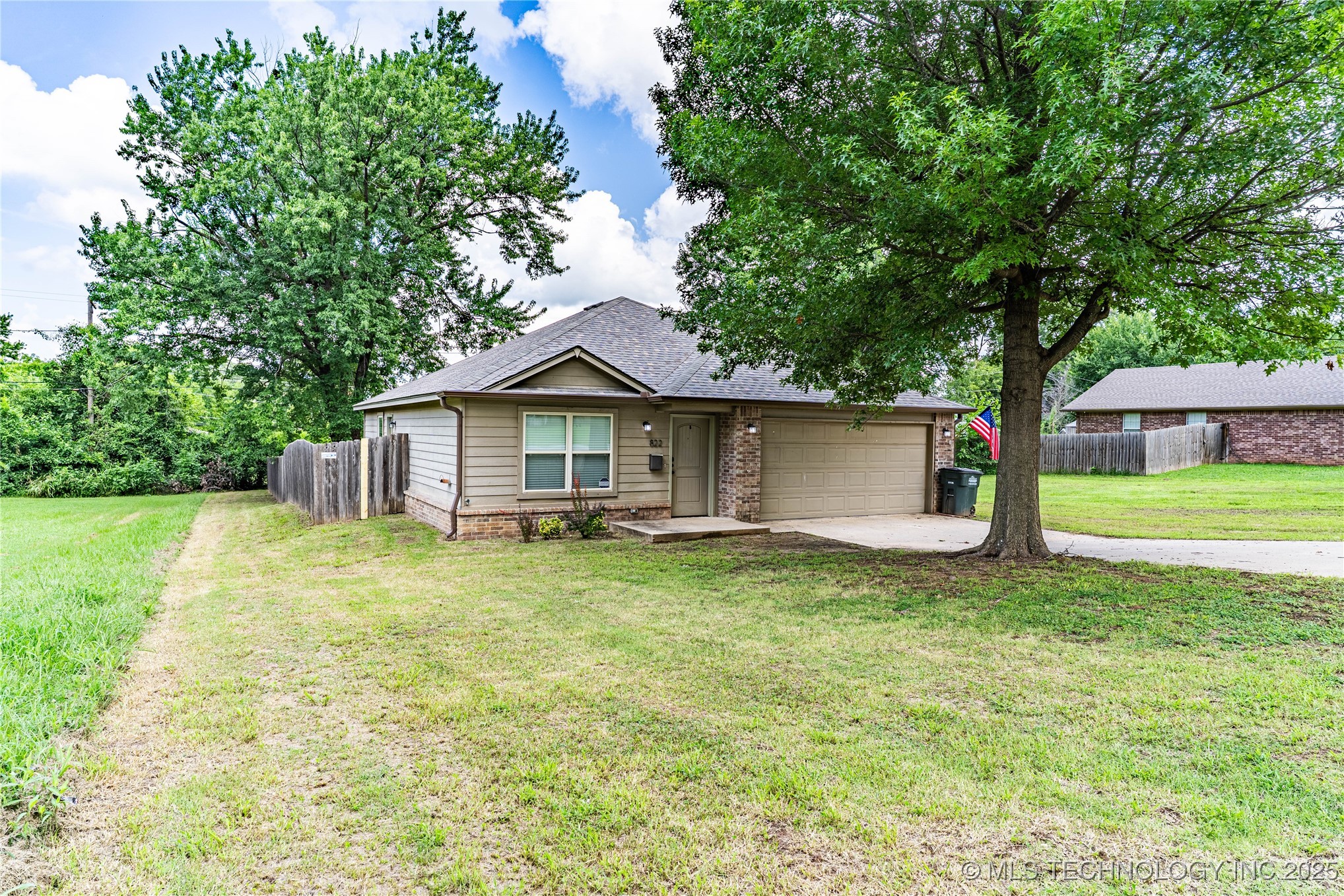 822 S Poplar Street Property Photo