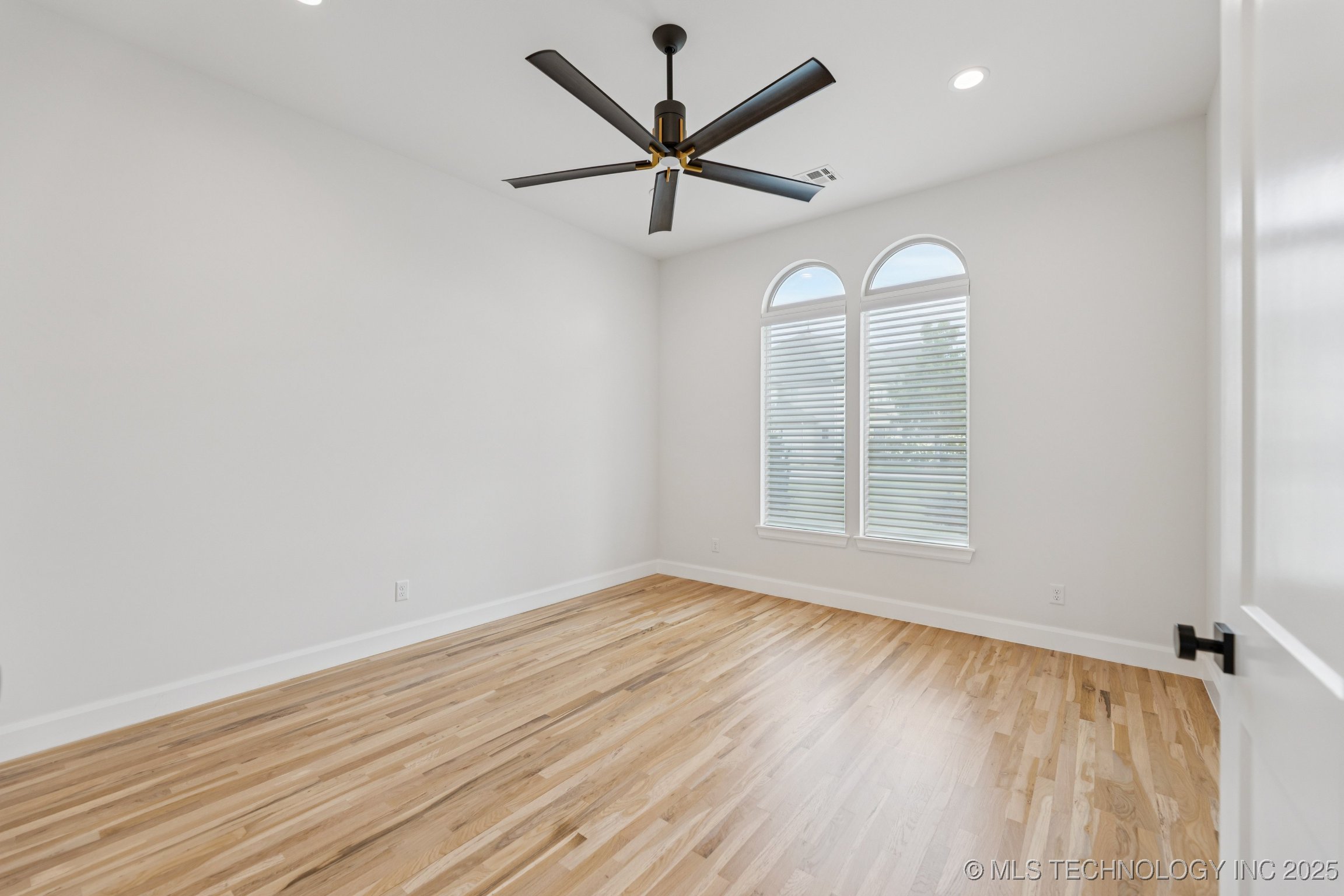 5817 W Vicksburg Street Property Photo 20
