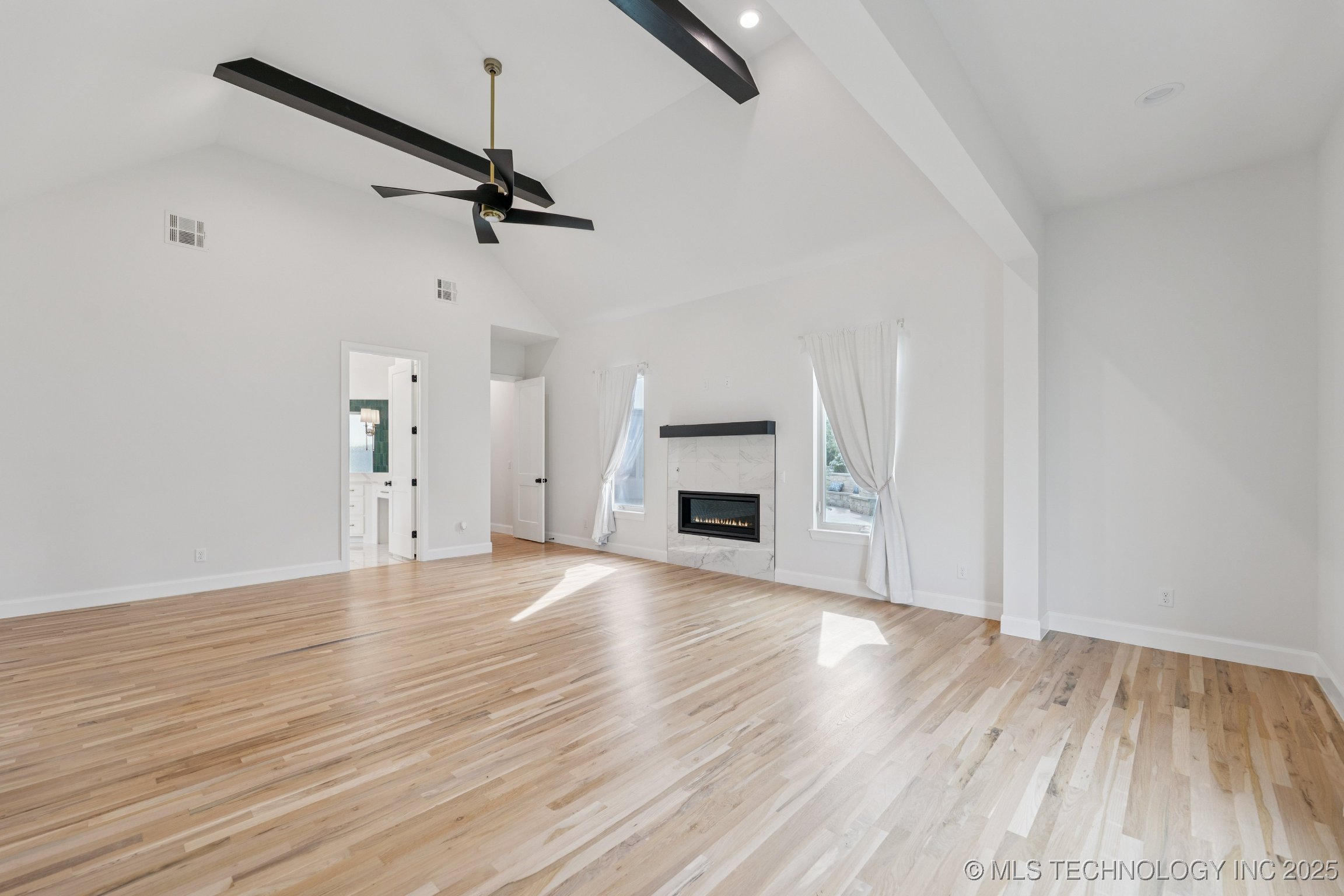 5817 W Vicksburg Street Property Photo 23