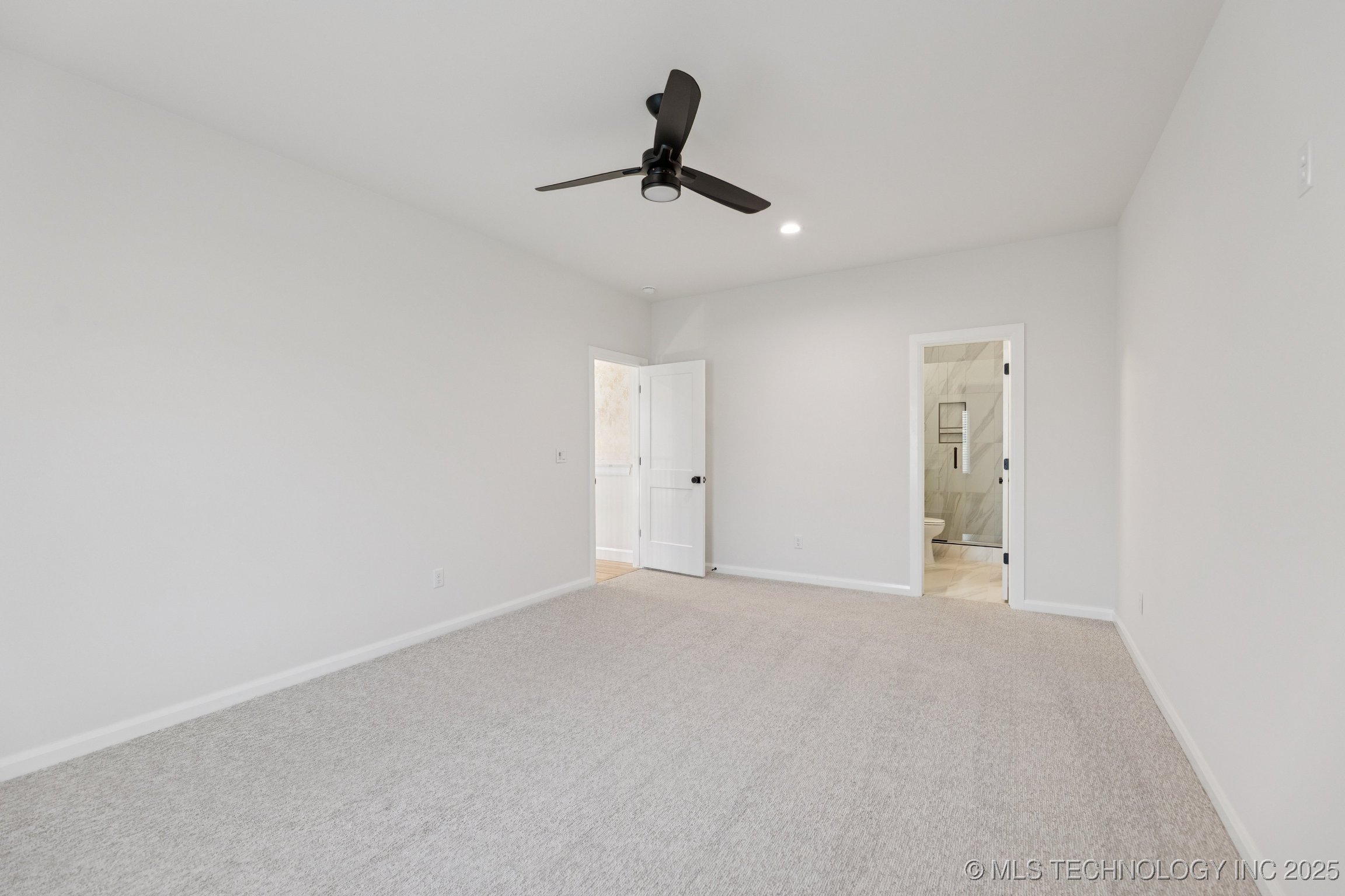 5817 W Vicksburg Street Property Photo 32