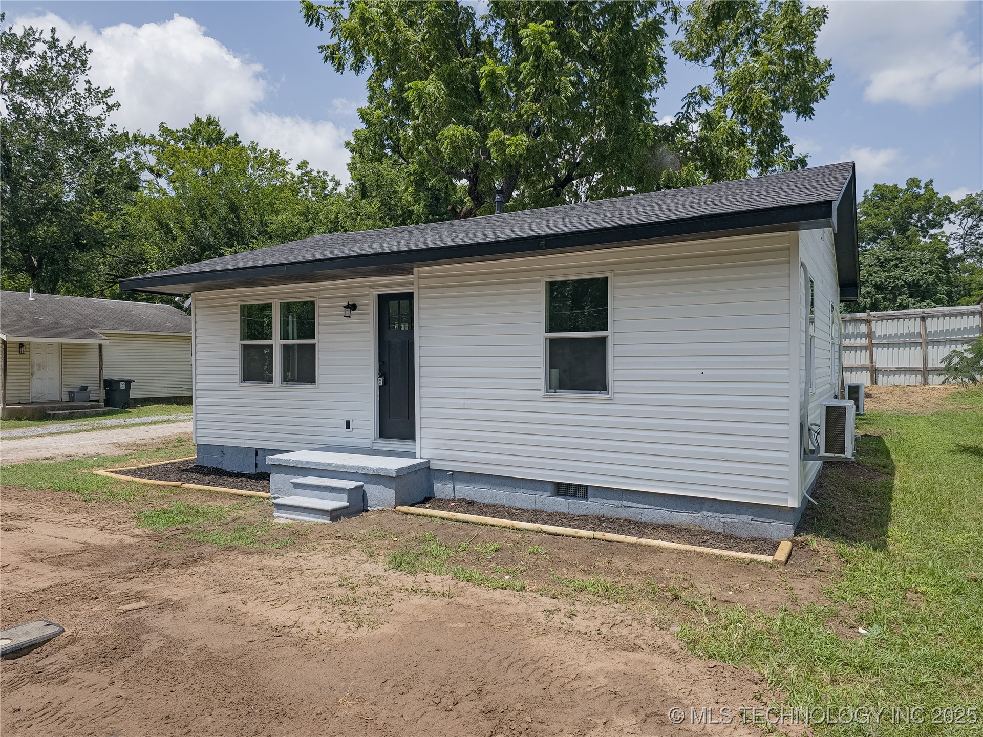 914 W Georgia Property Photo 1