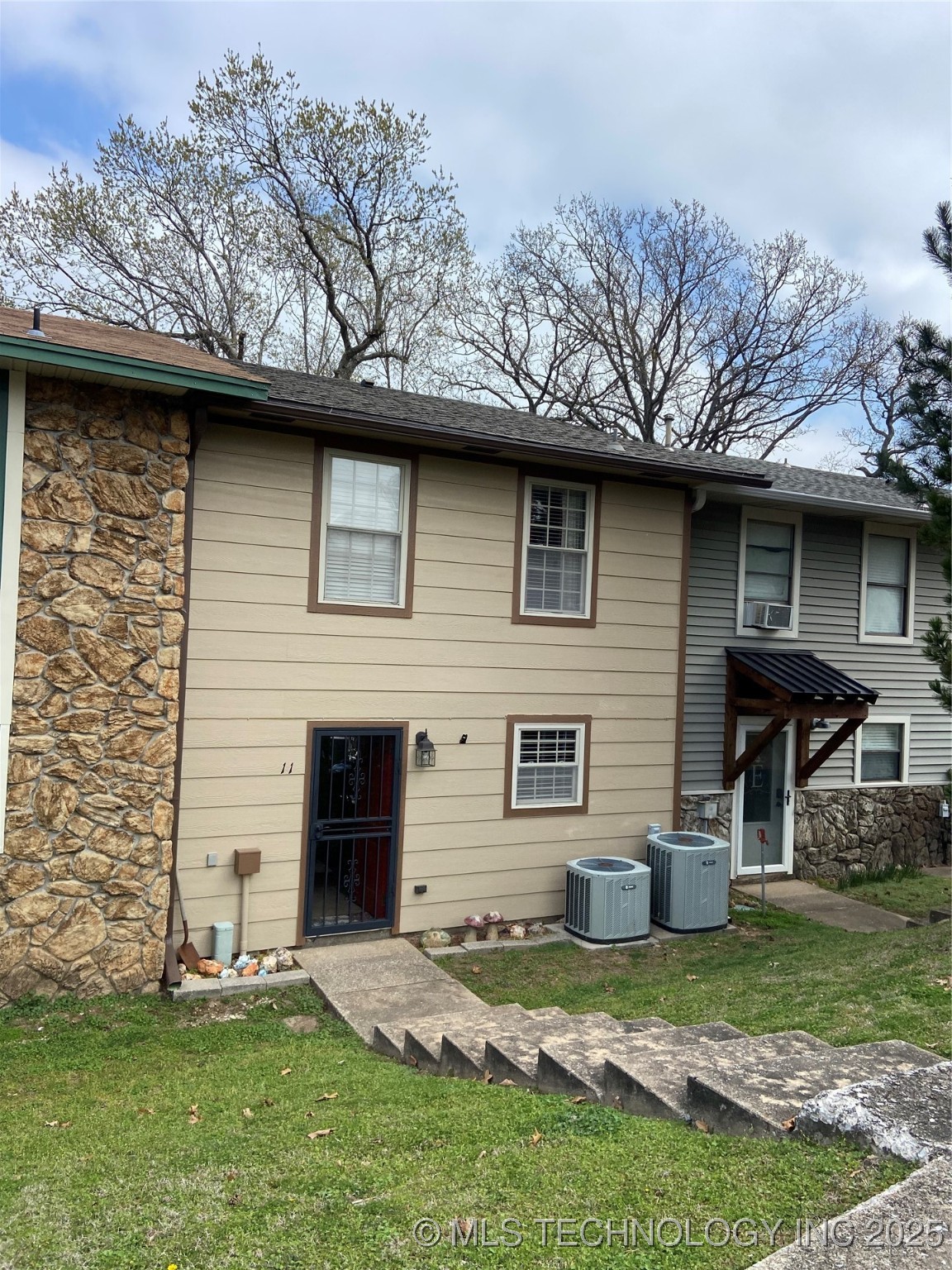 135 96 Road Property Photo 1