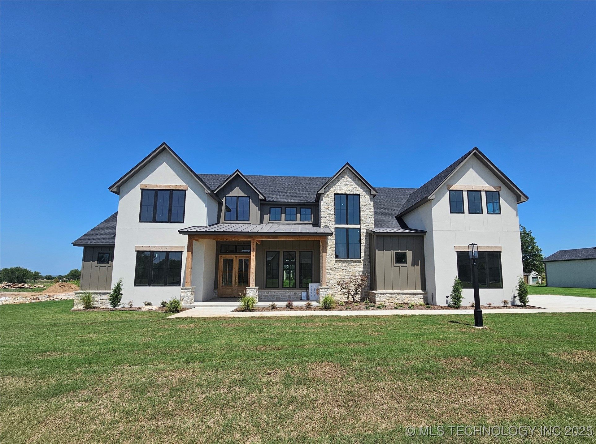 17623 E White Tail Cove Property Photo