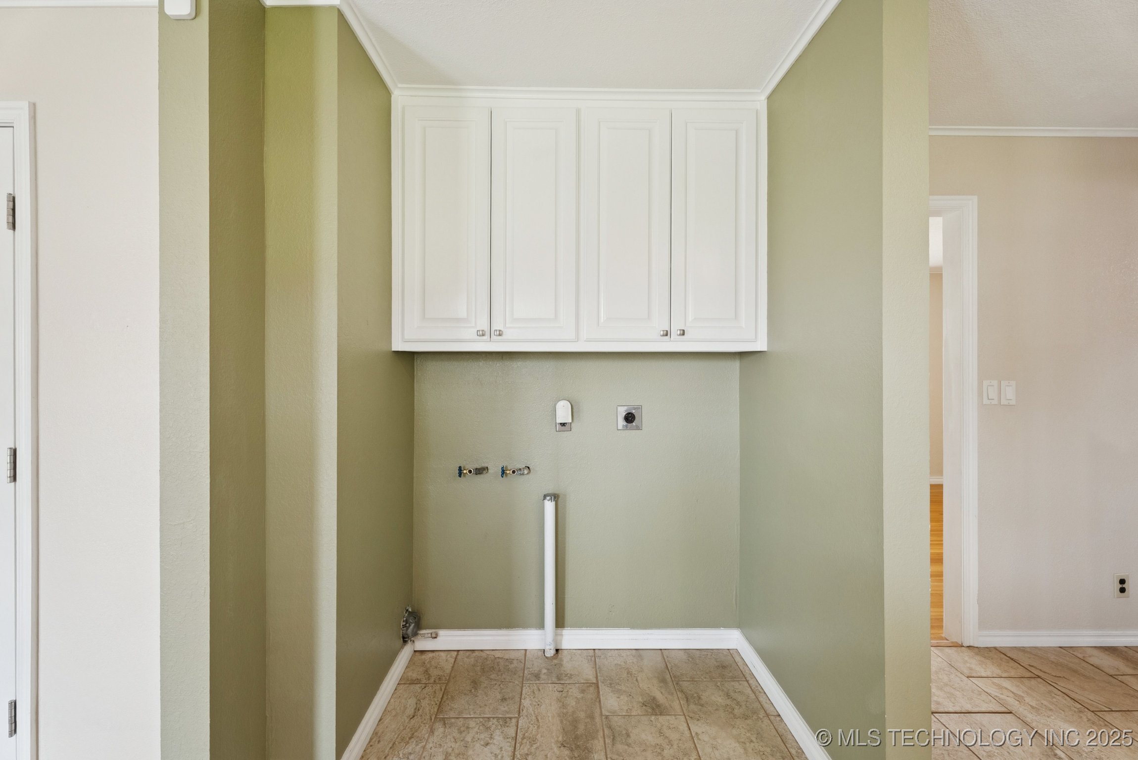 7548 E 27th Place Property Photo 16