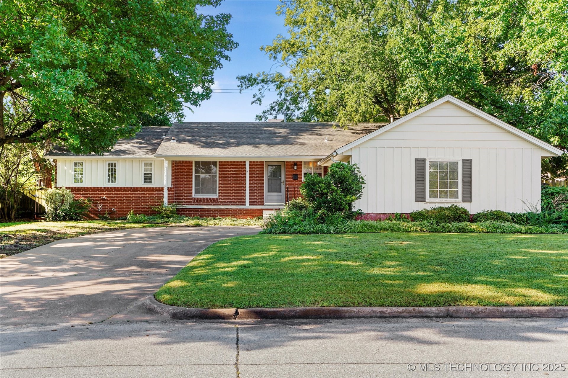 4606 E 57th Place Property Photo 1