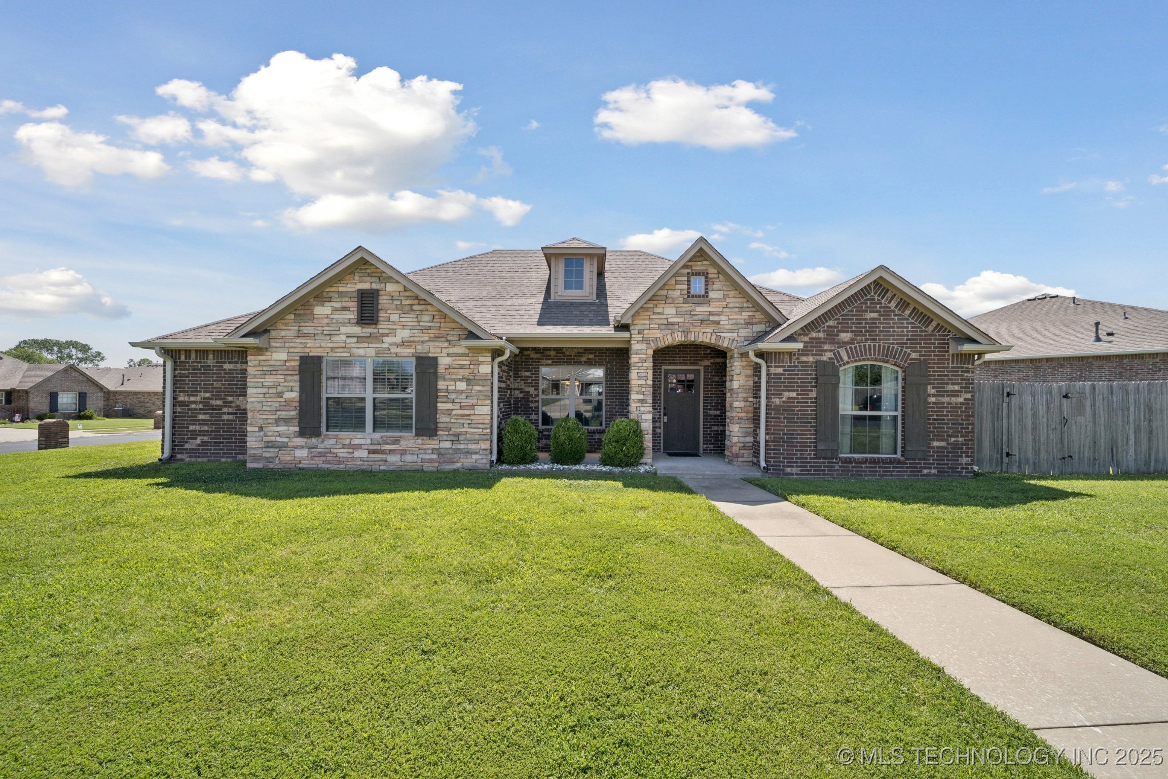 1103 Missouri Avenue Property Photo 1