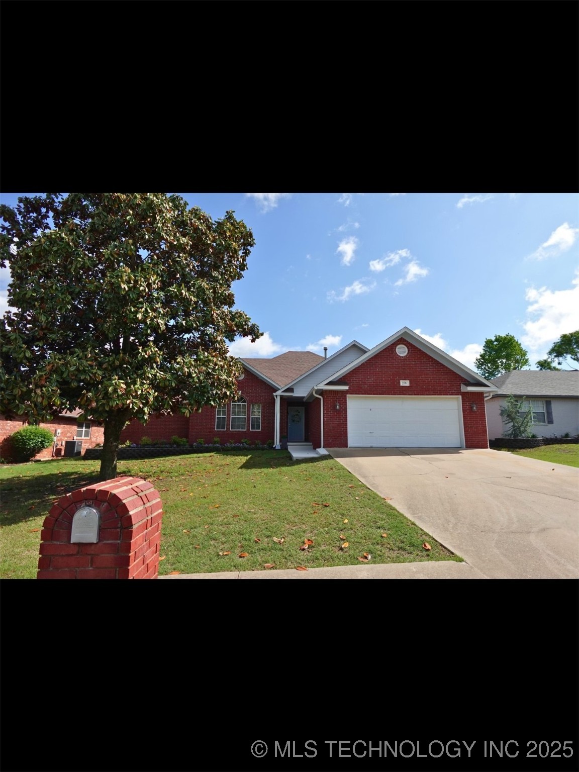 208 Greentree Drive Property Photo 1
