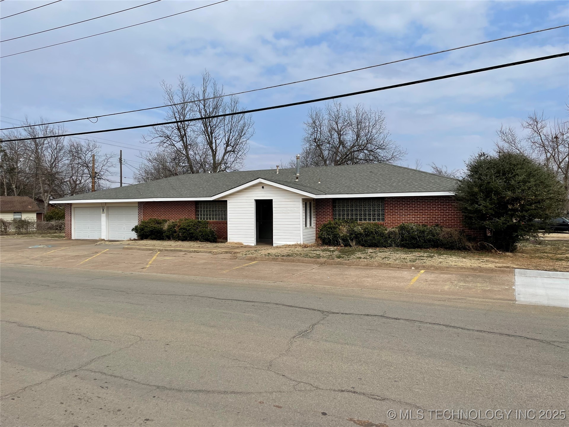 112 S Highland Avenue Property Photo 1