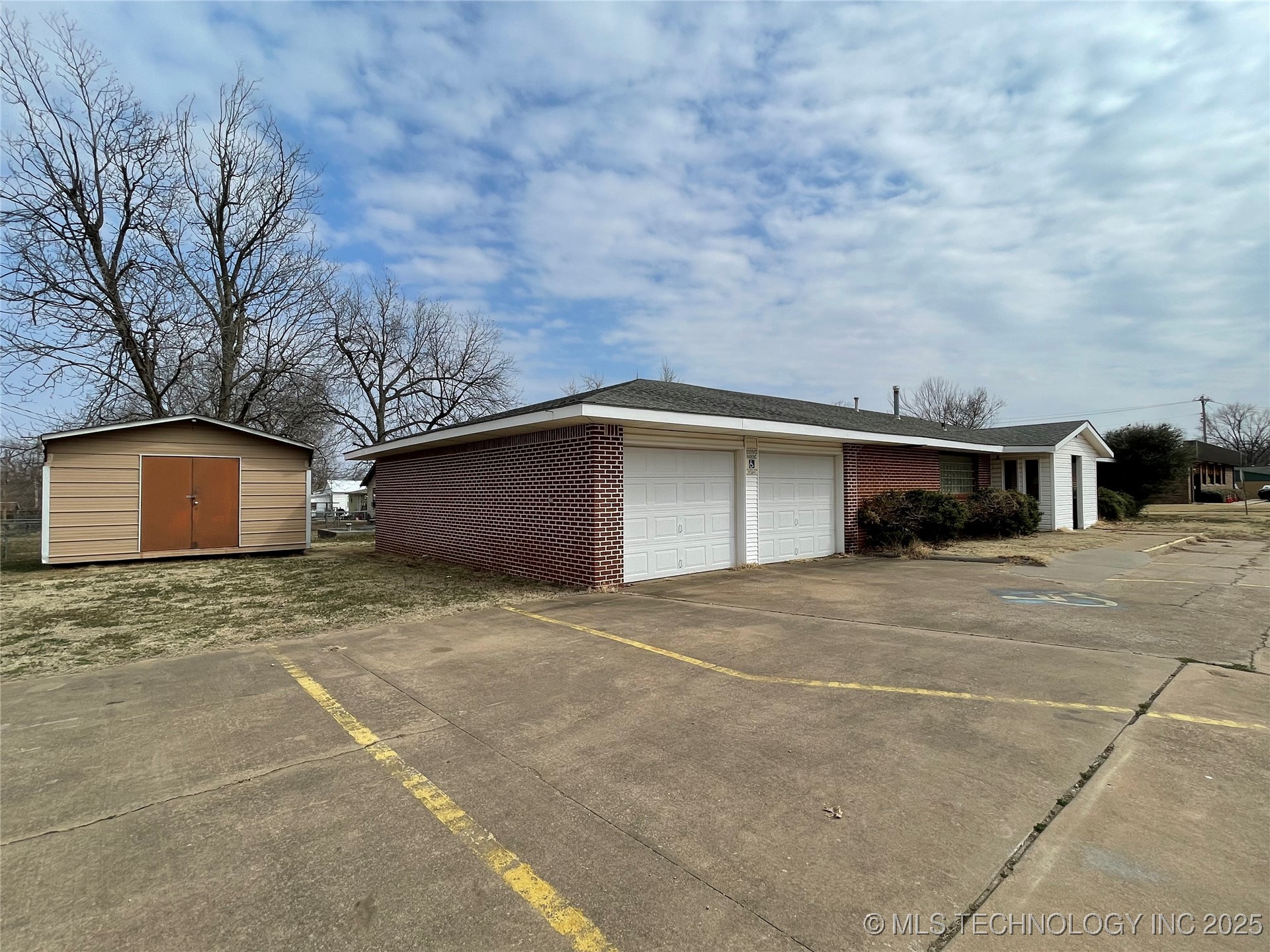 112 S Highland Avenue Property Photo 38