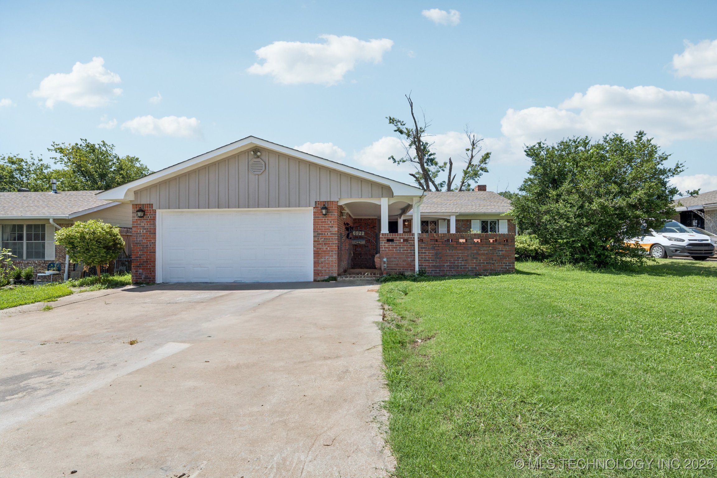 6922 E 15th Place Property Photo 1