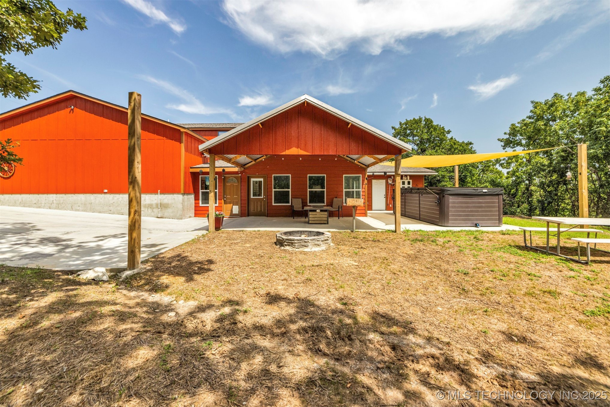 9900 S Postoak Road Property Photo 3