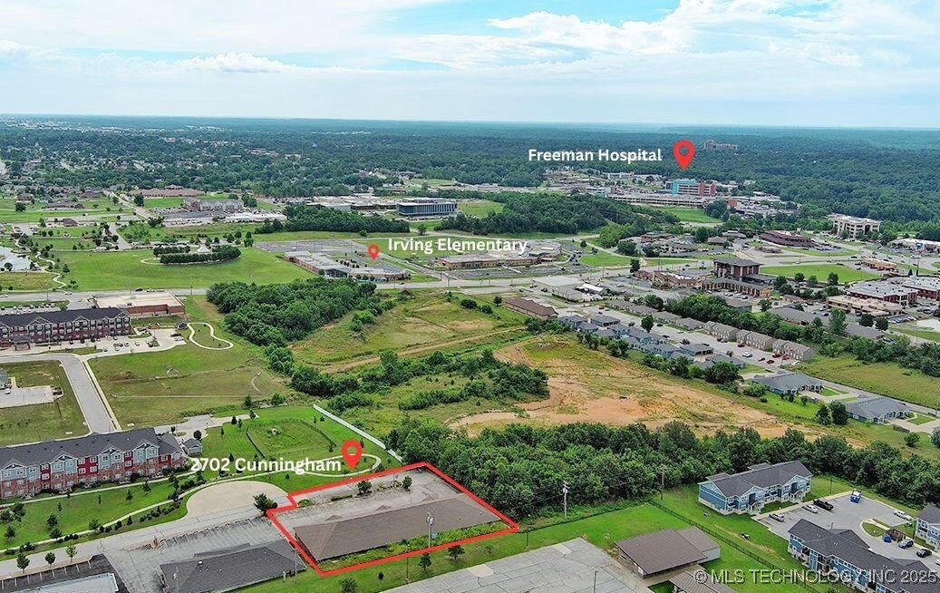 2702 Cunningham Avenue Property Photo 3