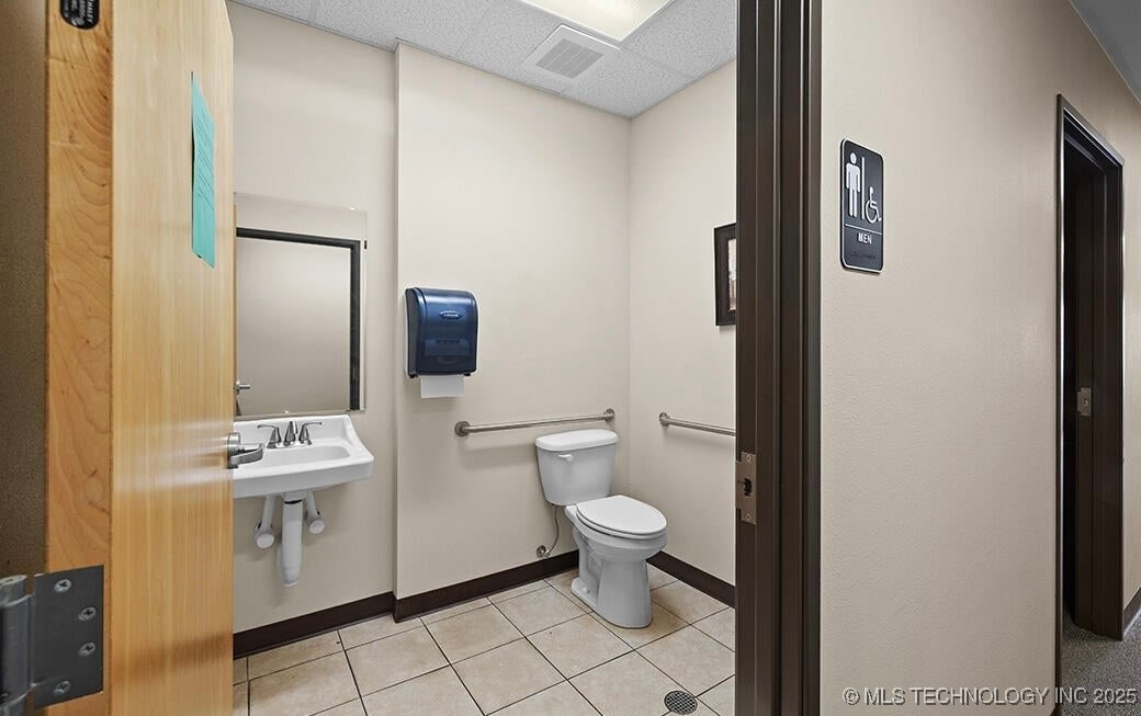 2702 Cunningham Avenue Property Photo 23