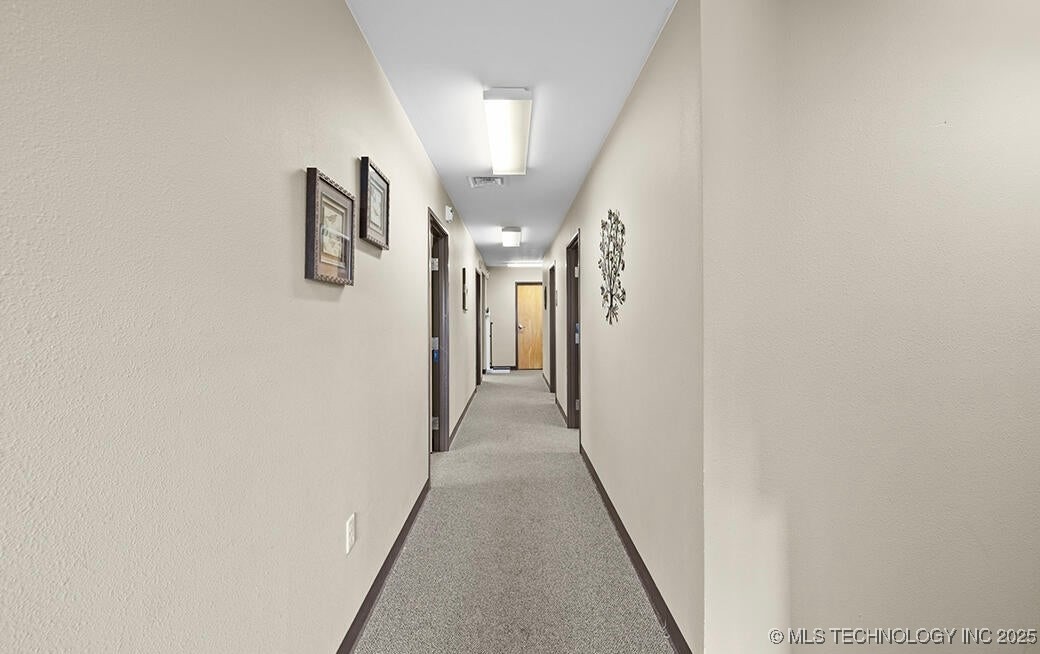 2702 Cunningham Avenue Property Photo 25