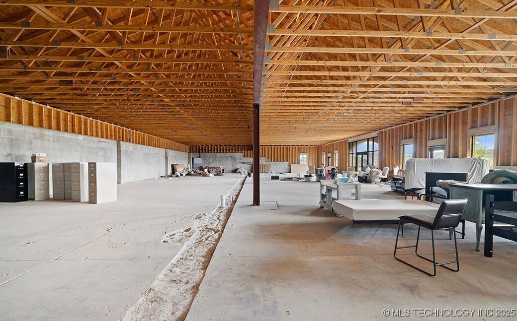 2702 Cunningham Avenue Property Photo 27