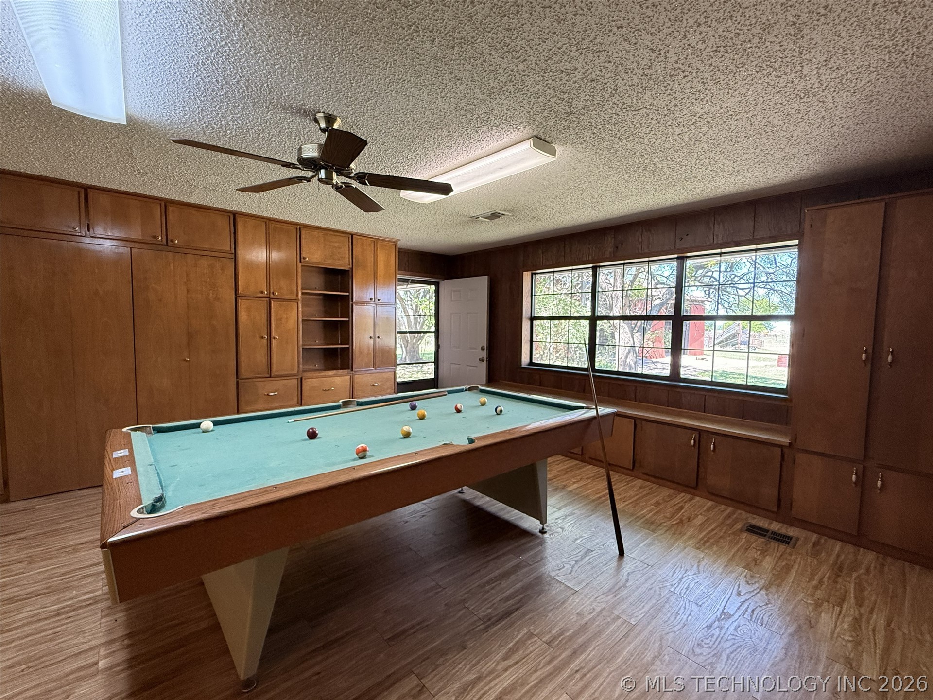 2343 E 2050 Property Photo 13