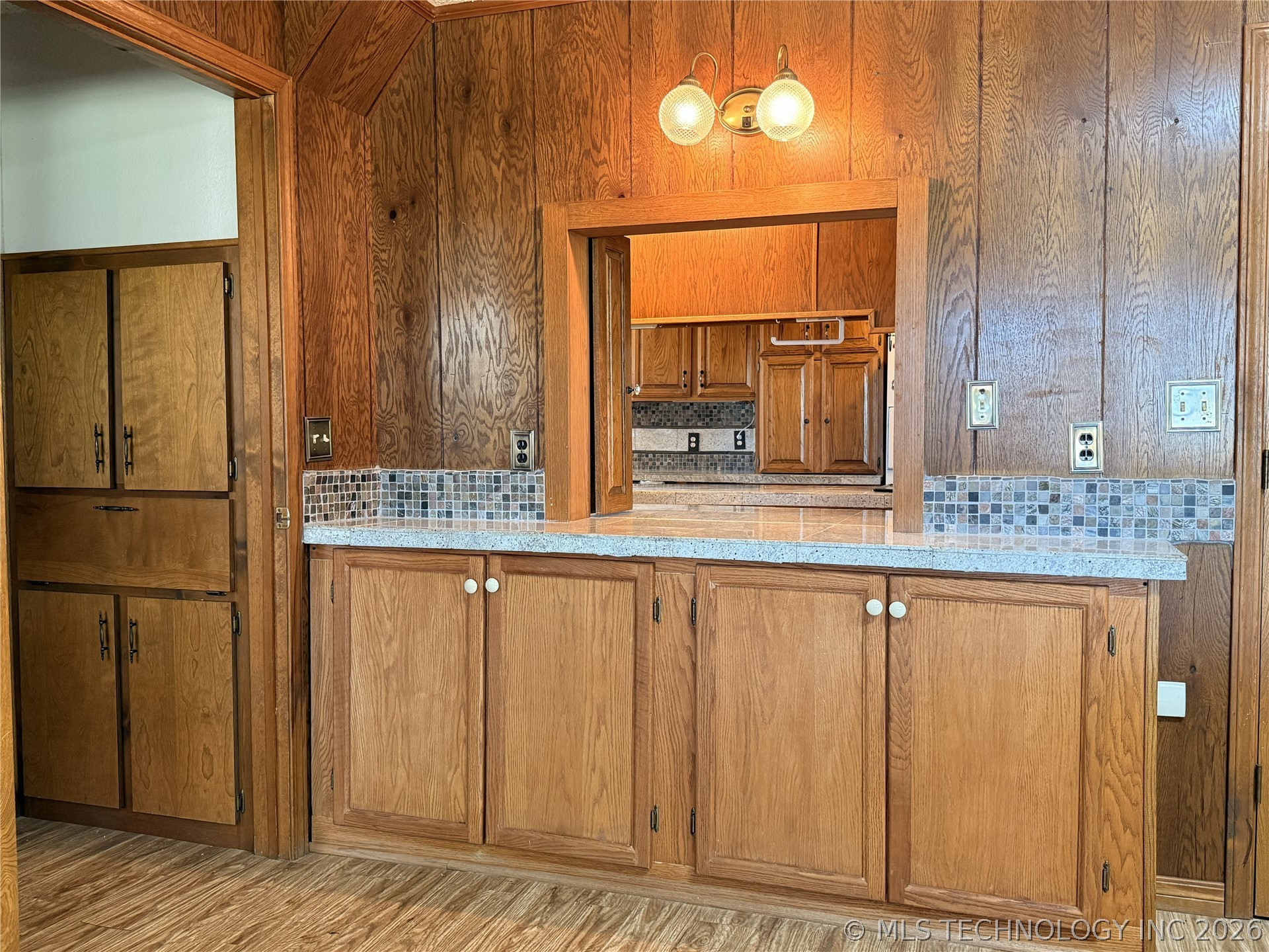 2343 E 2050 Property Photo 16