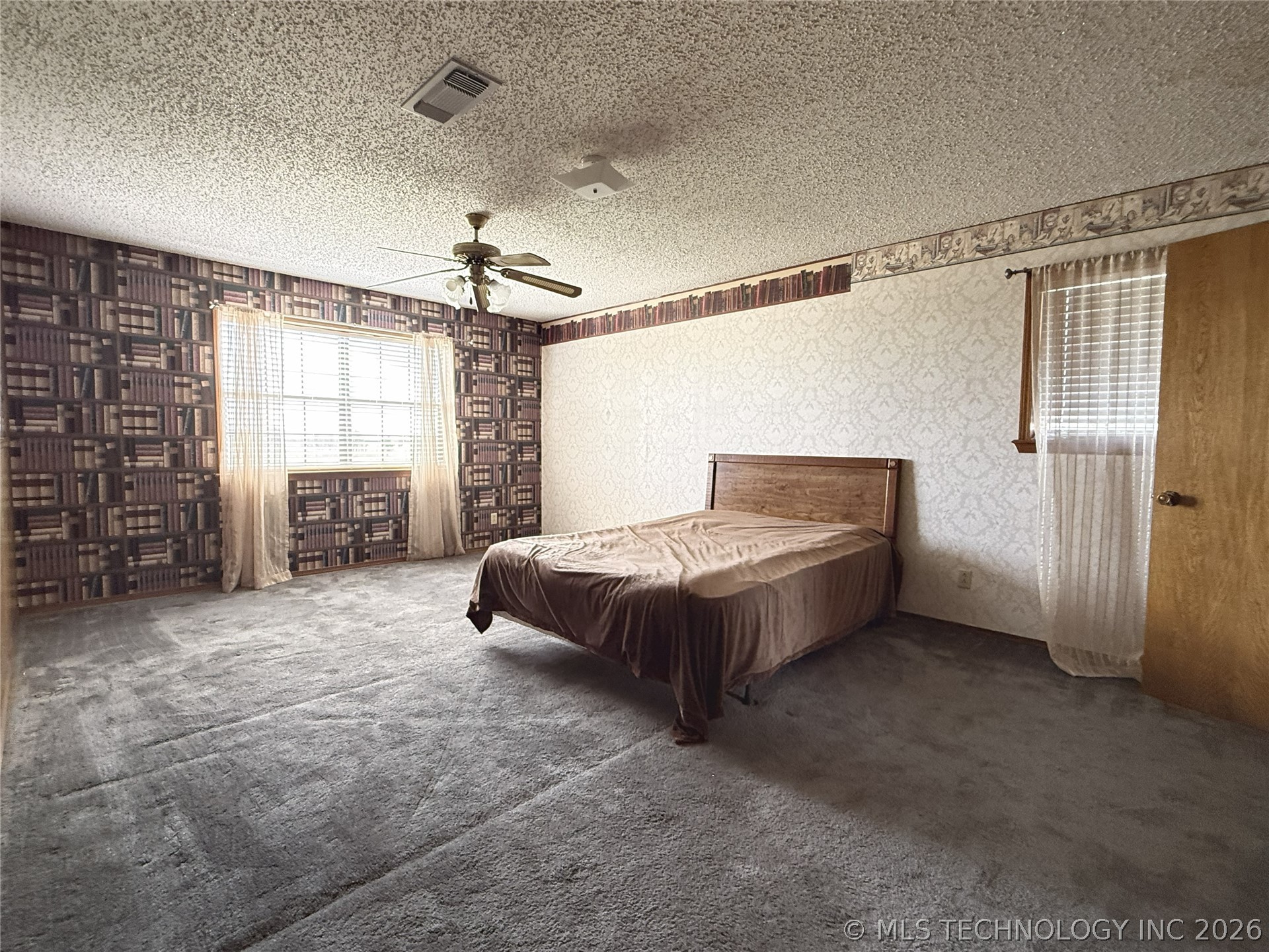 2343 E 2050 Property Photo 22