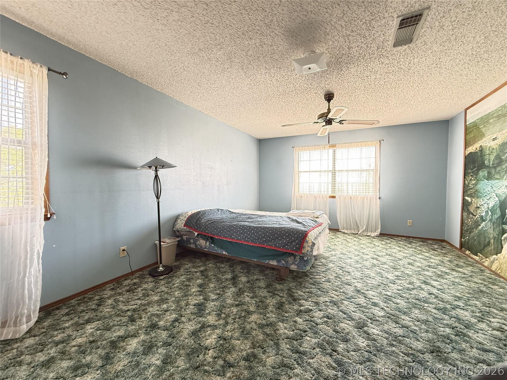2343 E 2050 Property Photo 23