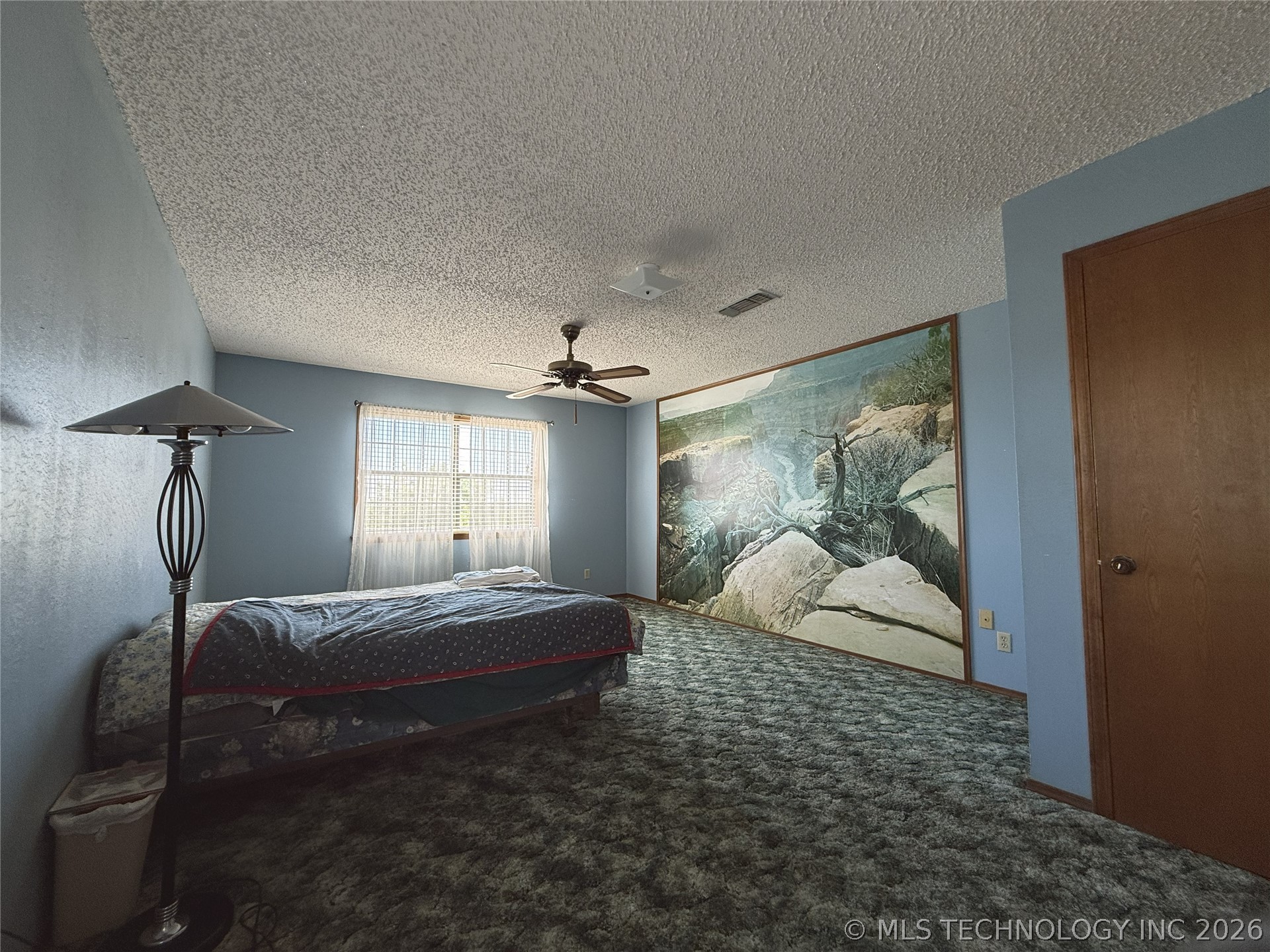 2343 E 2050 Property Photo 24