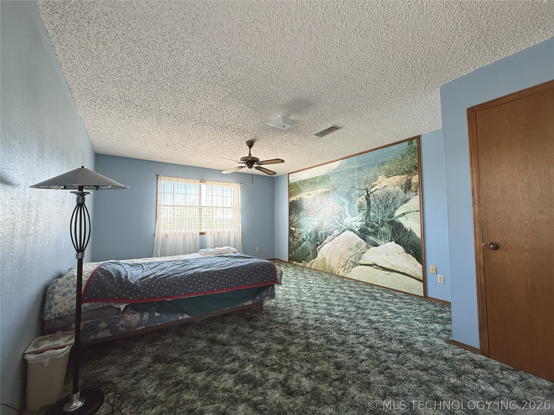 2343 E 2050 Property Photo 25