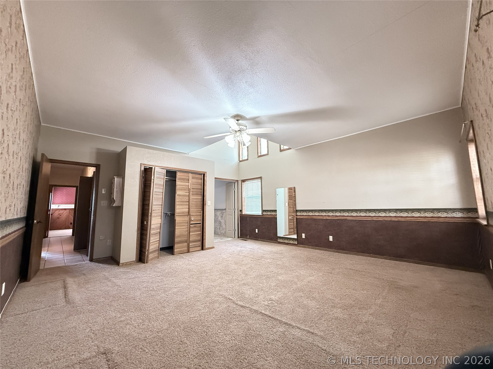 2343 E 2050 Property Photo 32