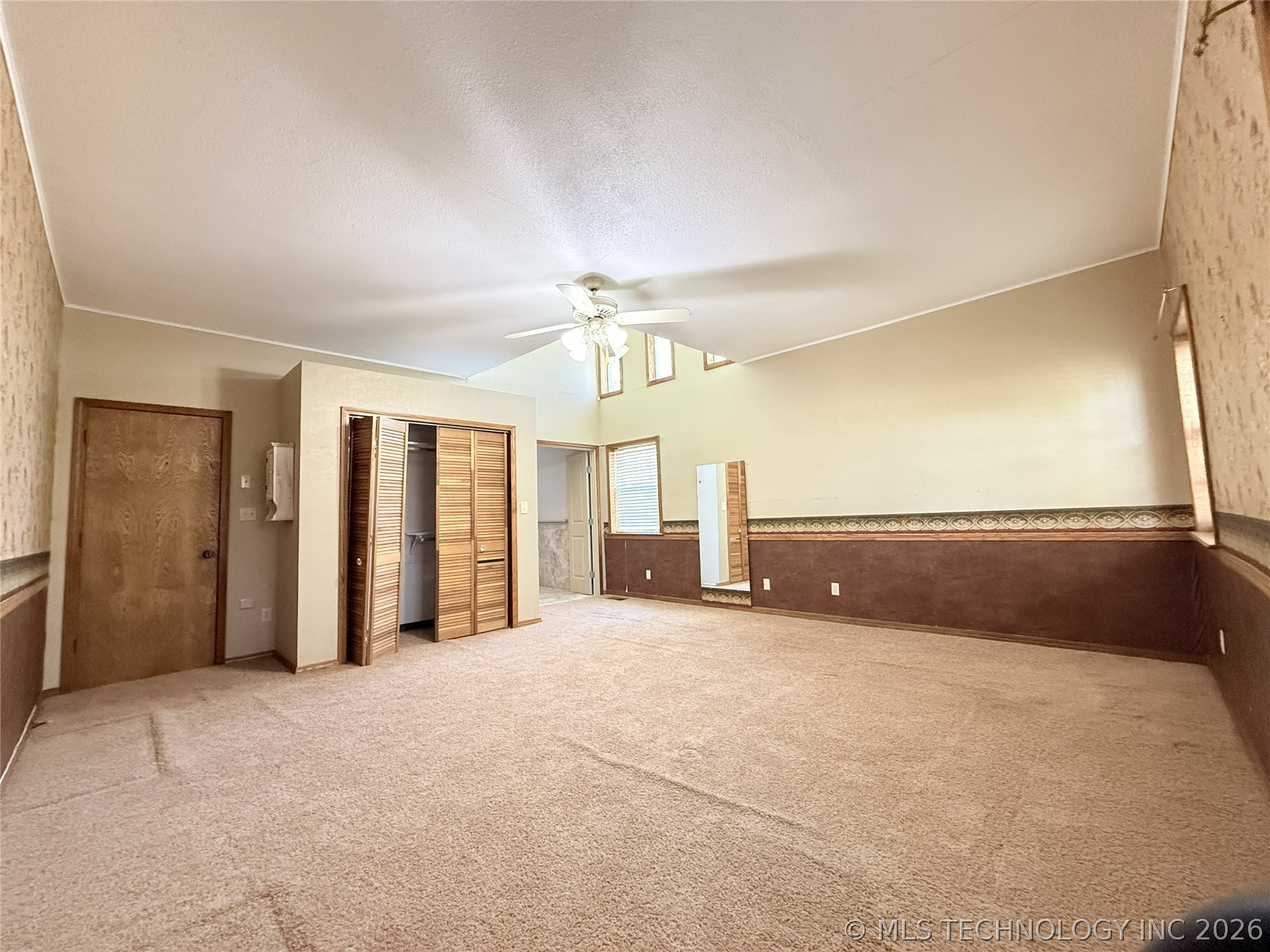 2343 E 2050 Property Photo 33