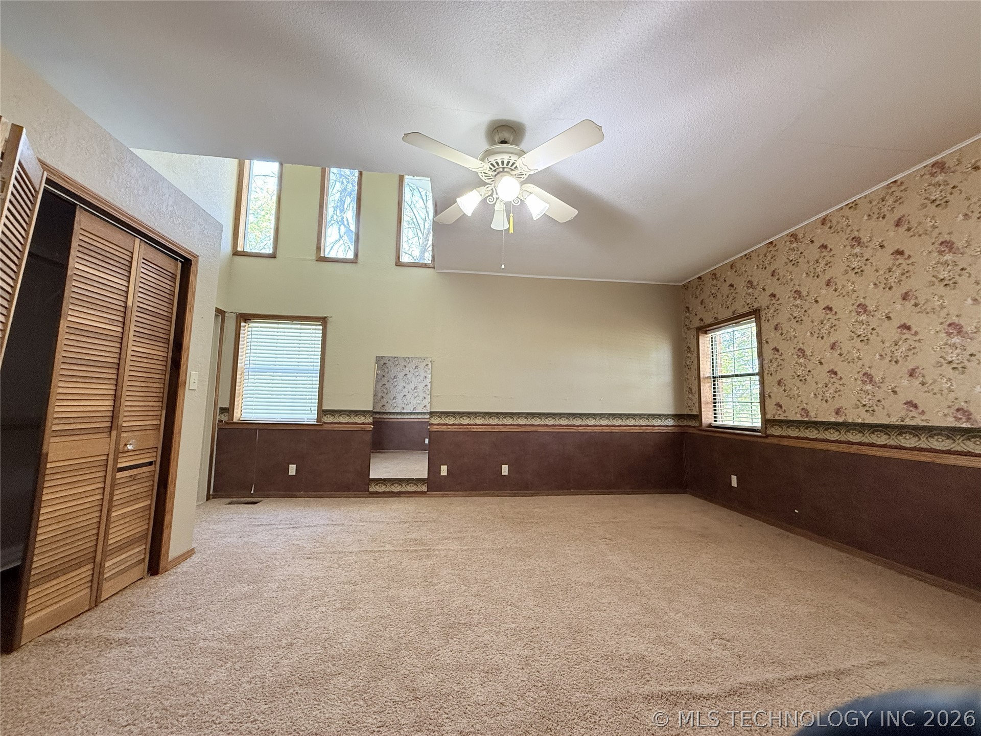 2343 E 2050 Property Photo 35
