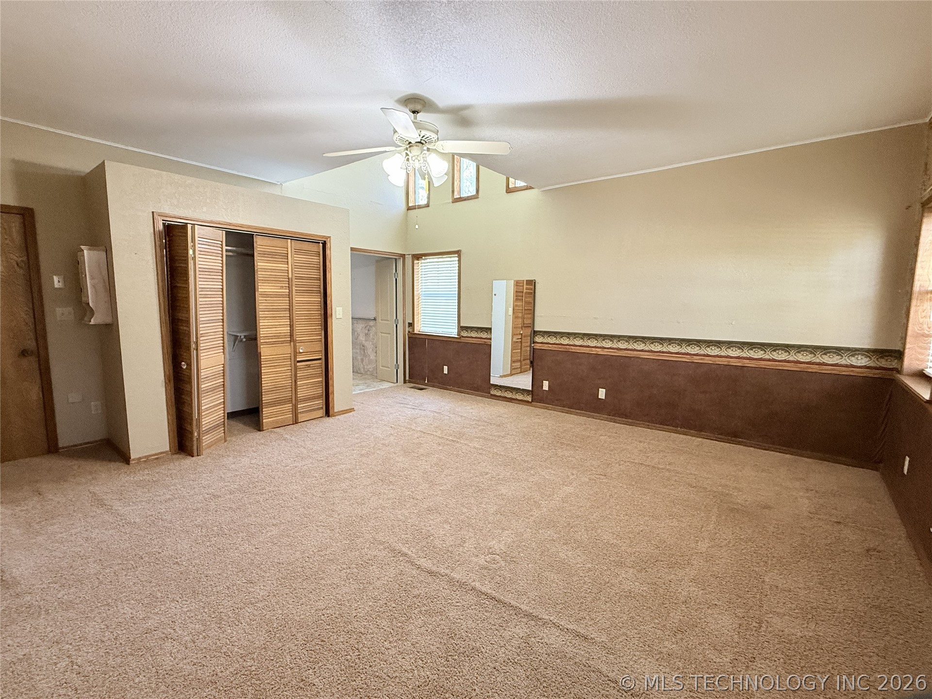 2343 E 2050 Property Photo 36