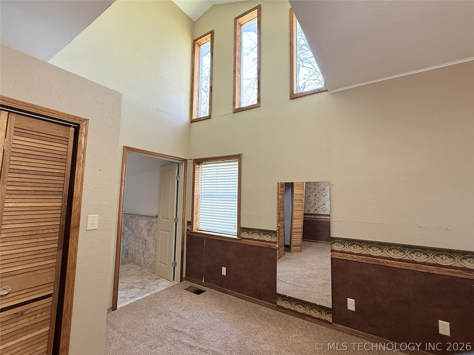 2343 E 2050 Property Photo 37