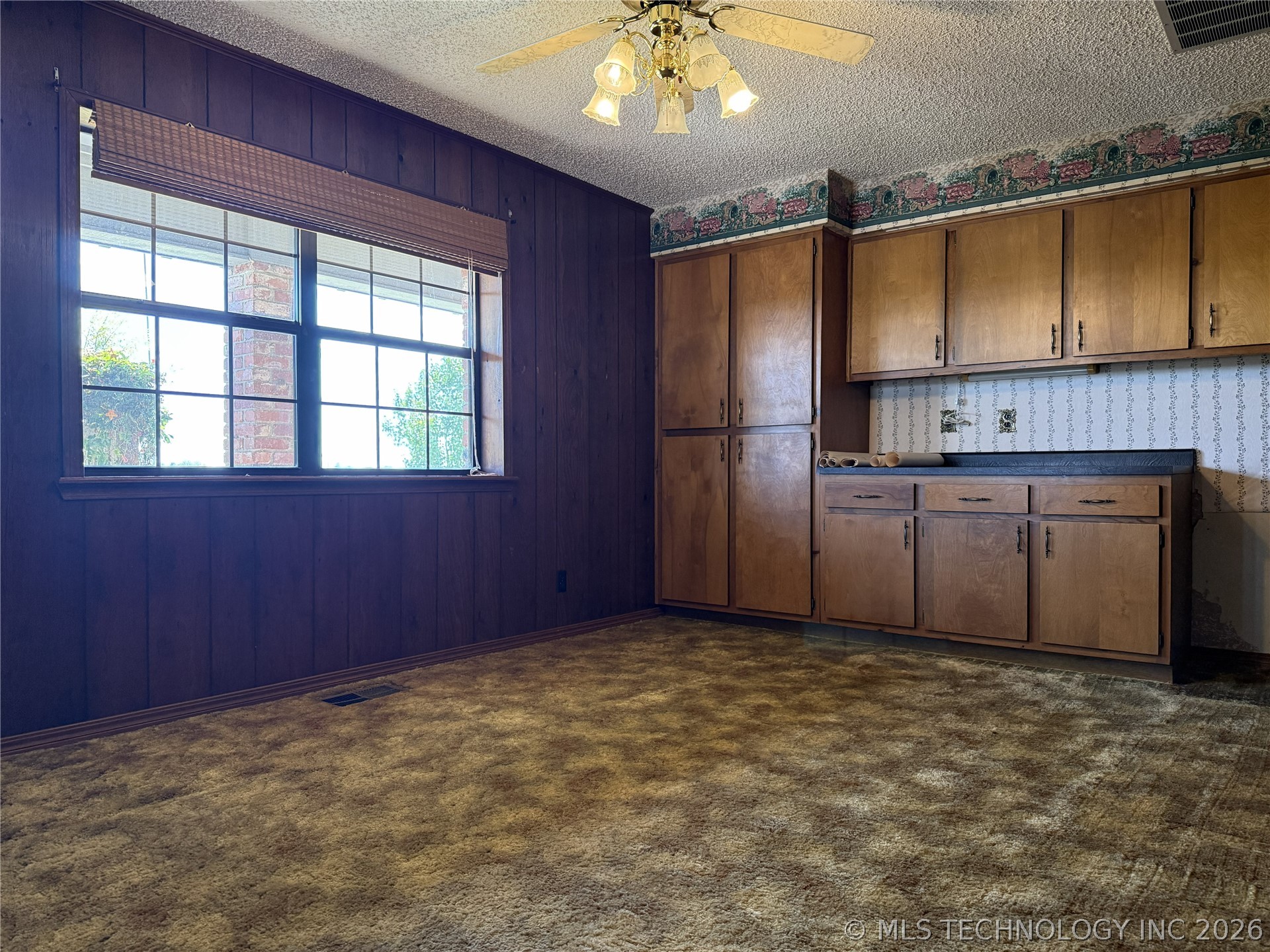 2343 E 2050 Property Photo 42