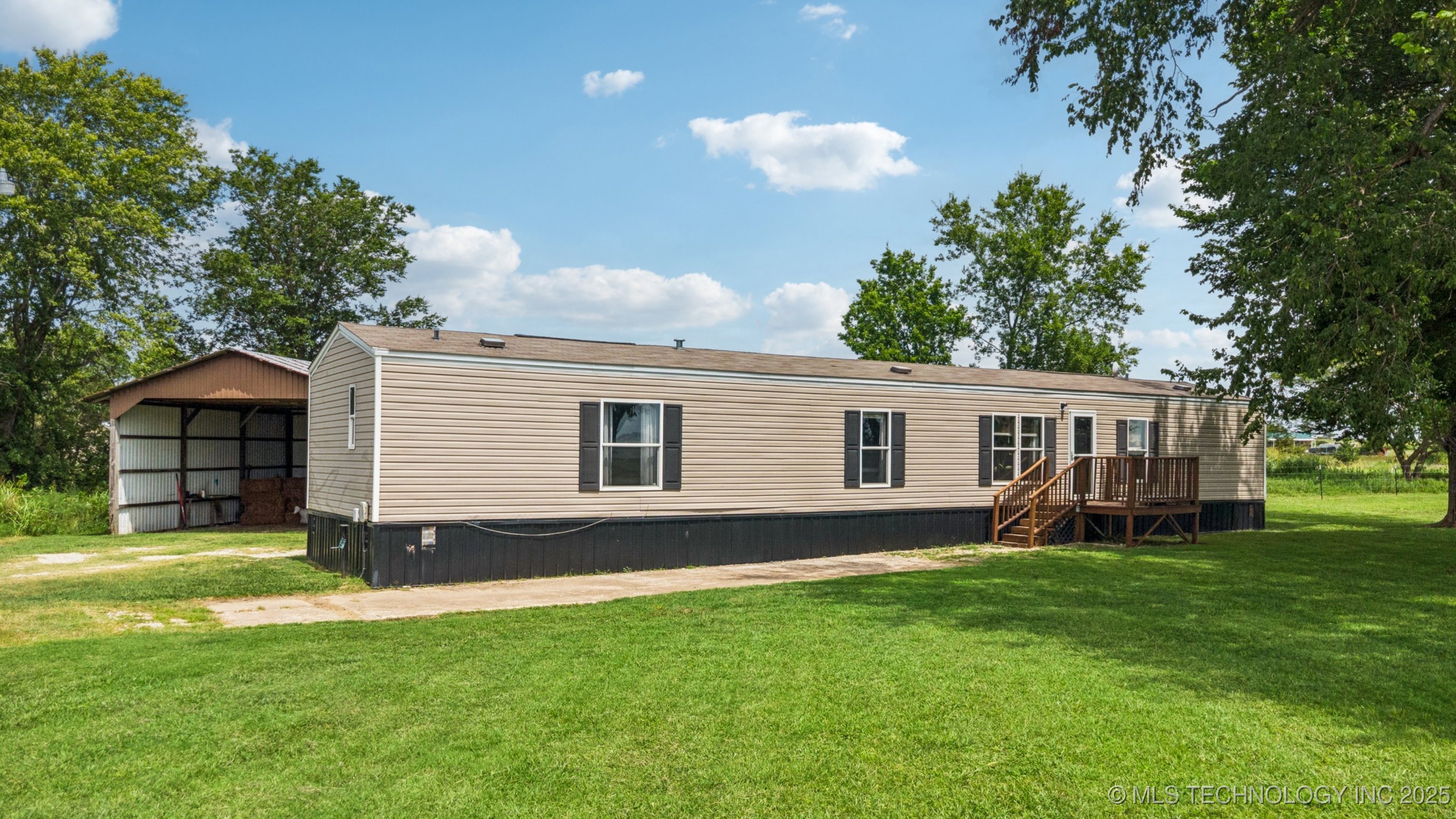 396070 W 3030 Road Property Photo 1