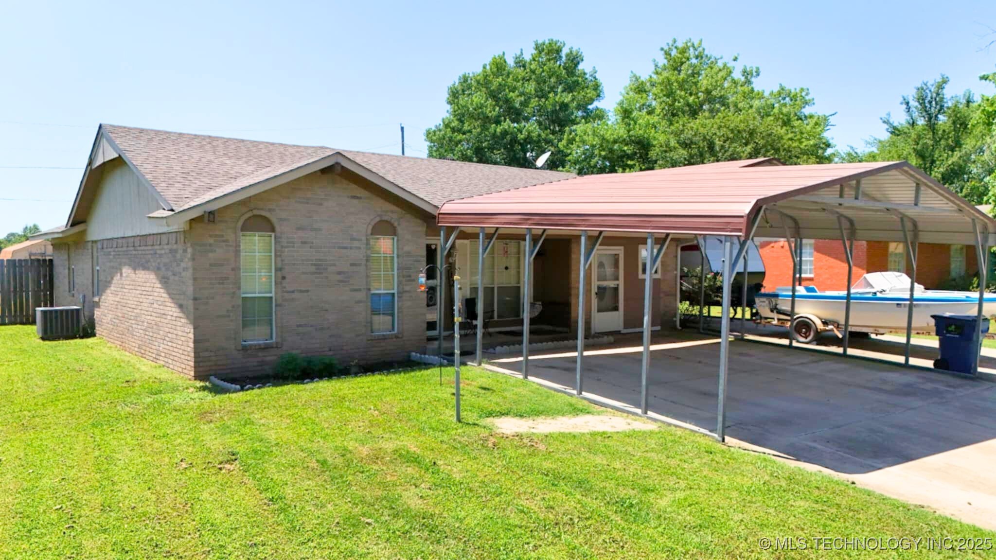 512 Eastgate Property Photo 1