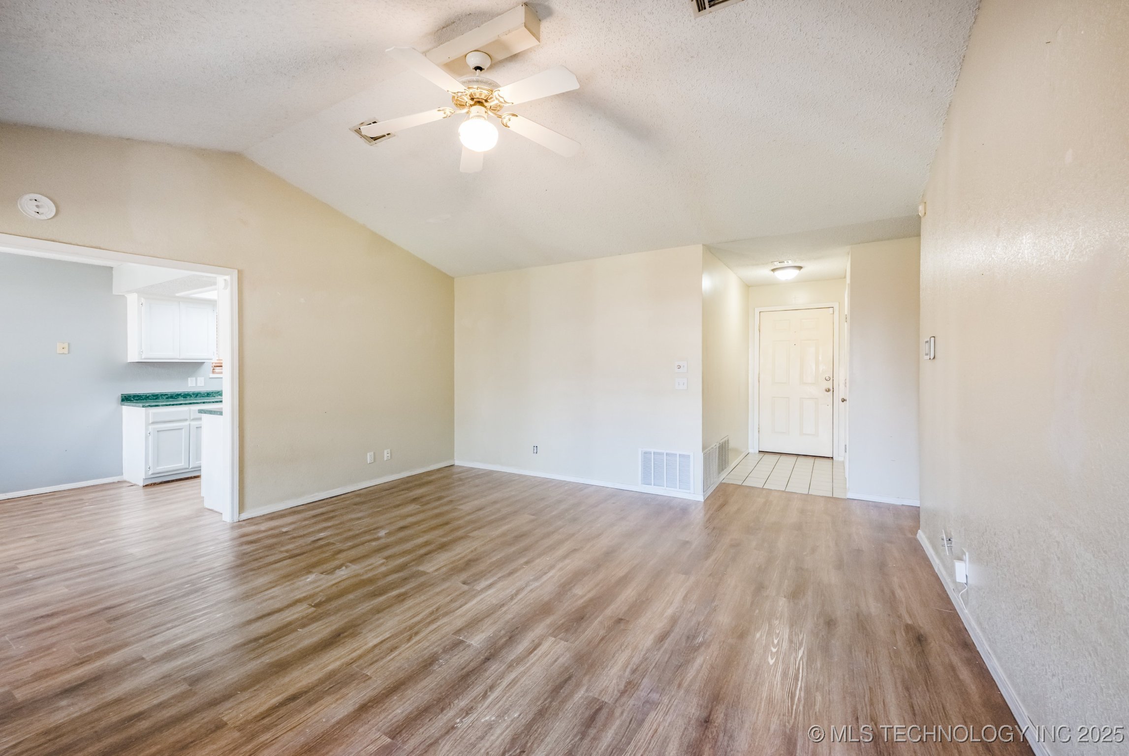1512 S 138th East Avenue Property Photo 7