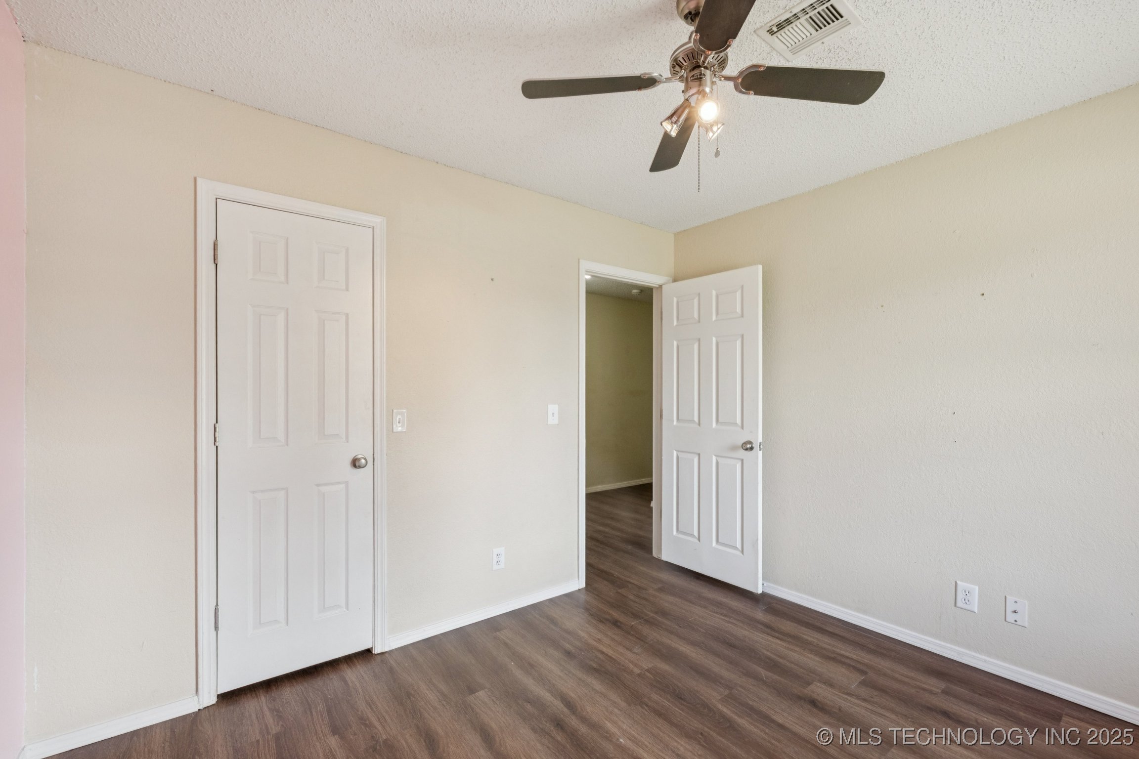 1512 S 138th East Avenue Property Photo 16