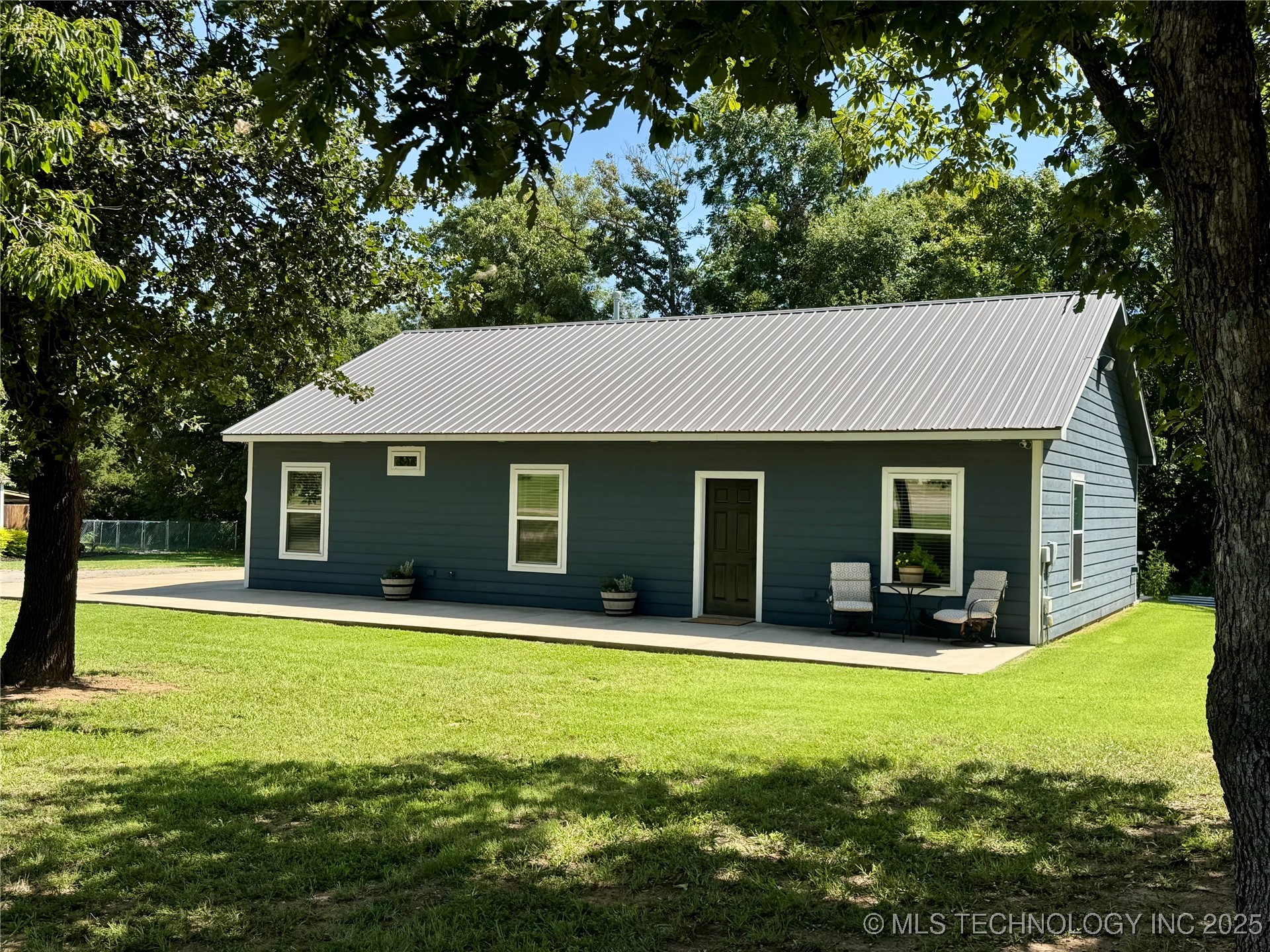 760858 Kayla Drive Property Photo 1
