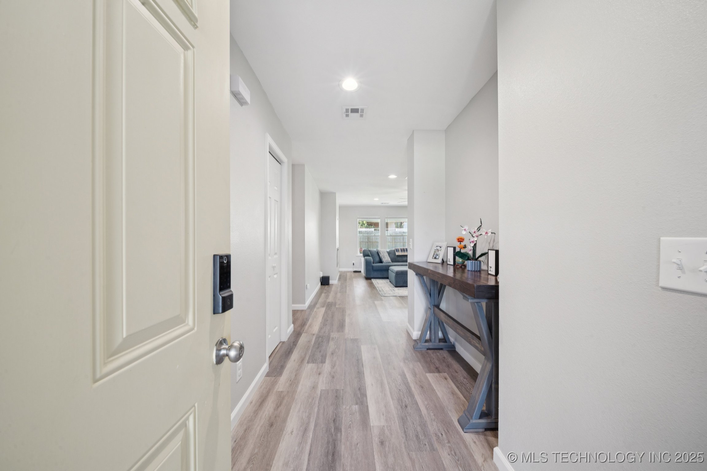2509 W Iola Street Property Photo 7
