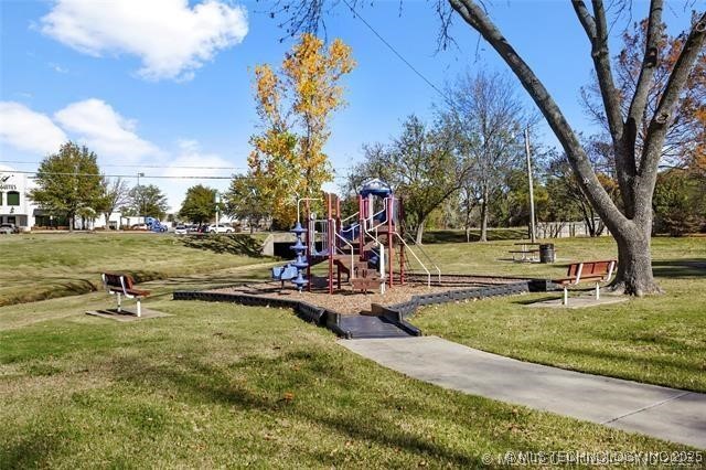 2509 W Iola Street Property Photo 40