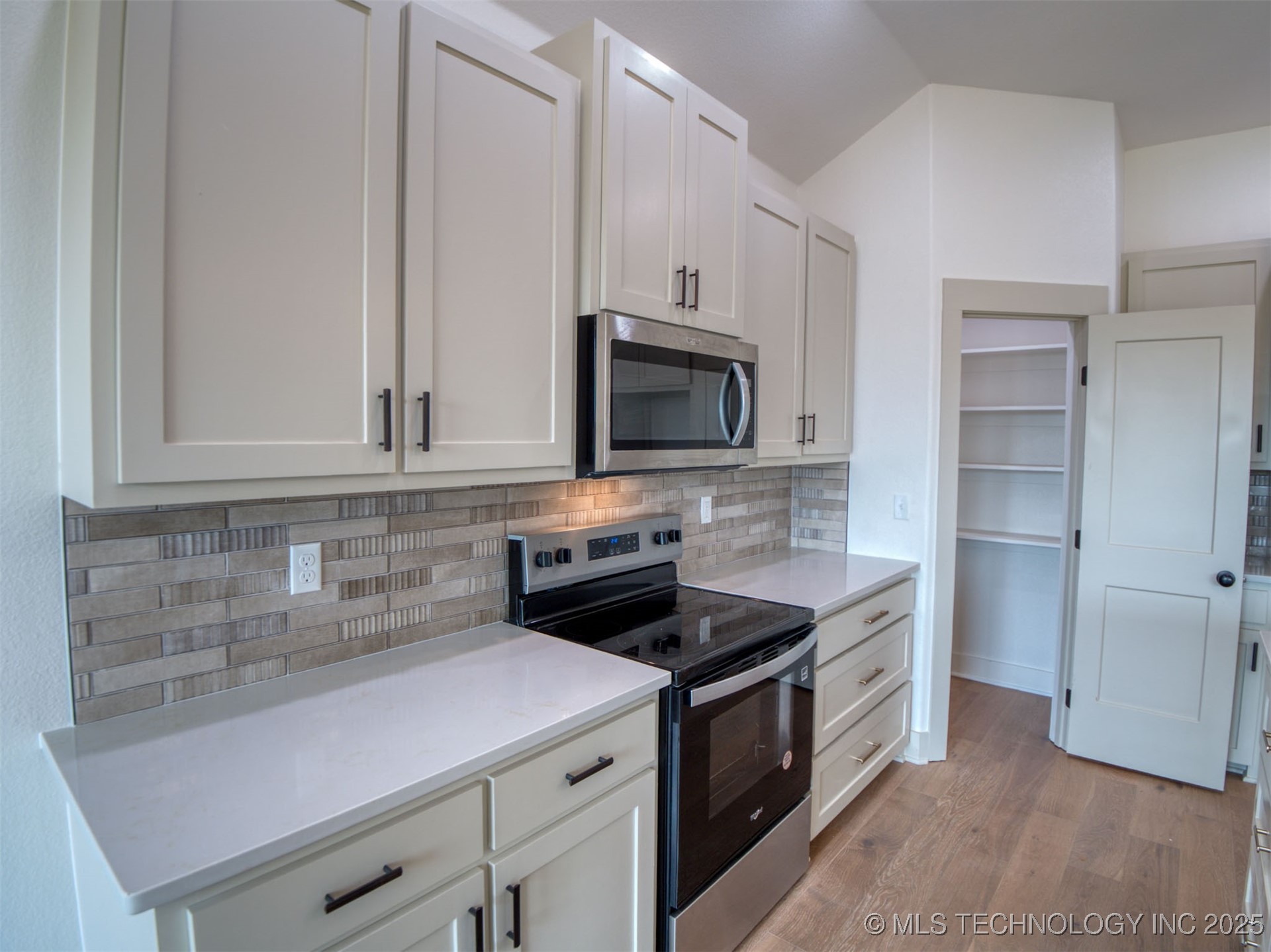 1193 Wild Indigo Circle Property Photo 12