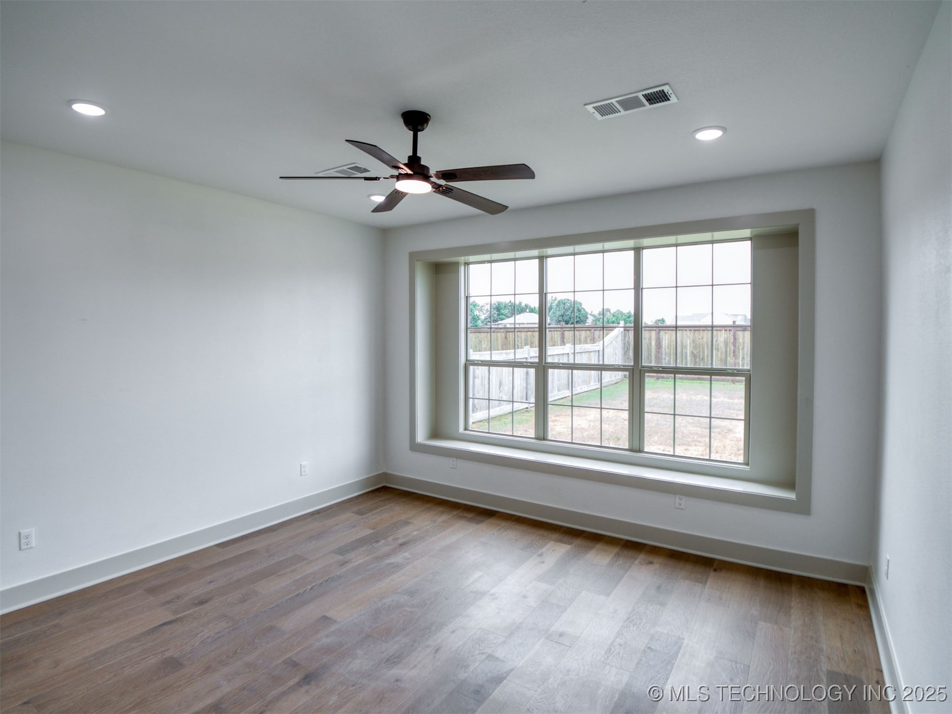 1193 Wild Indigo Circle Property Photo 15