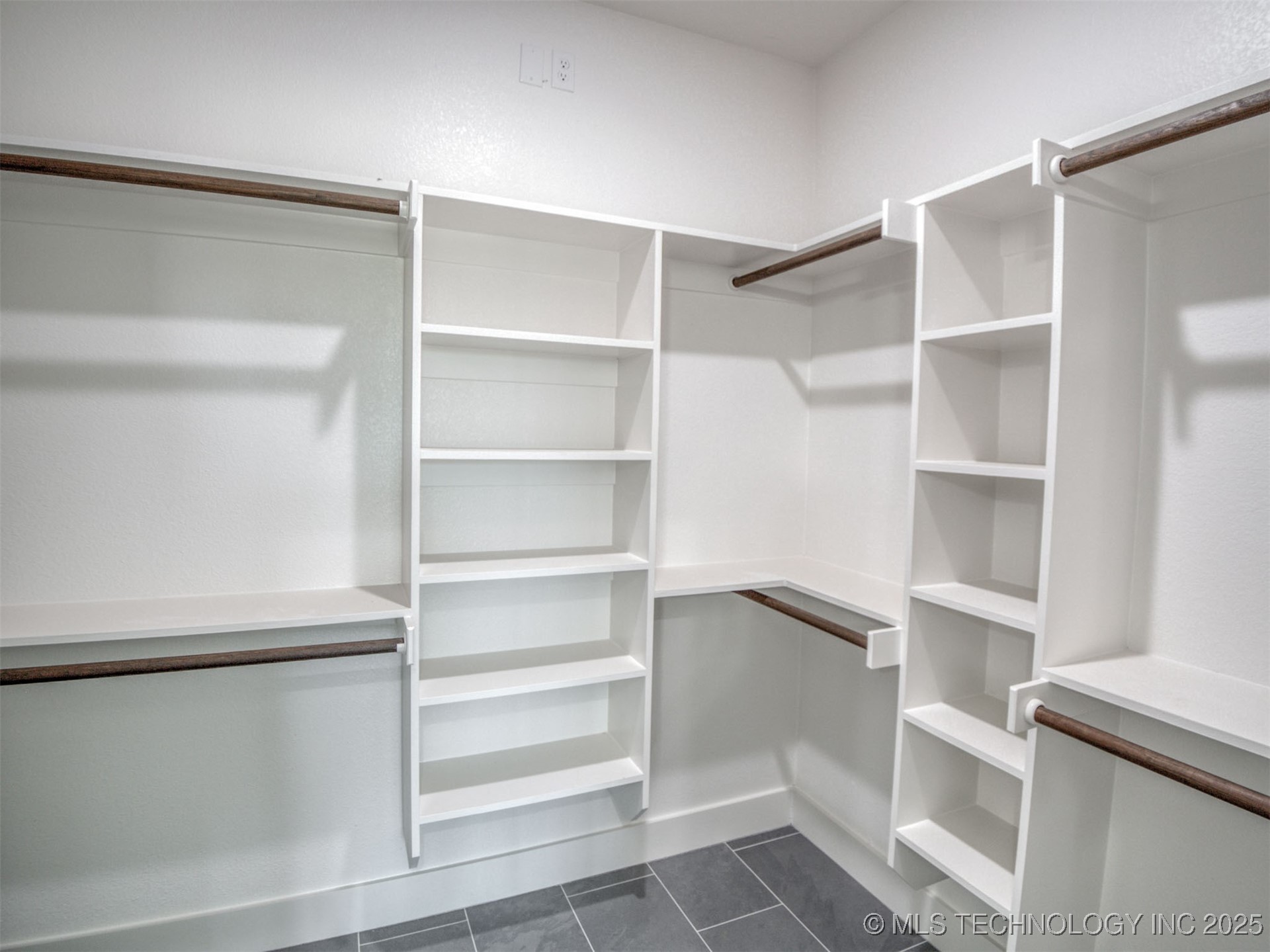 1193 Wild Indigo Circle Property Photo 20