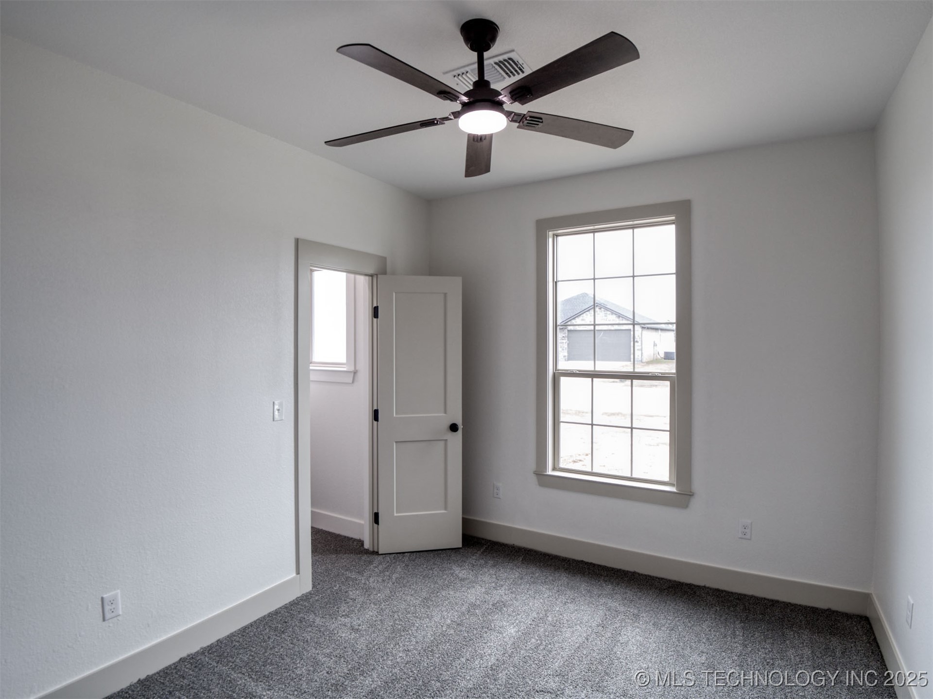 1193 Wild Indigo Circle Property Photo 29