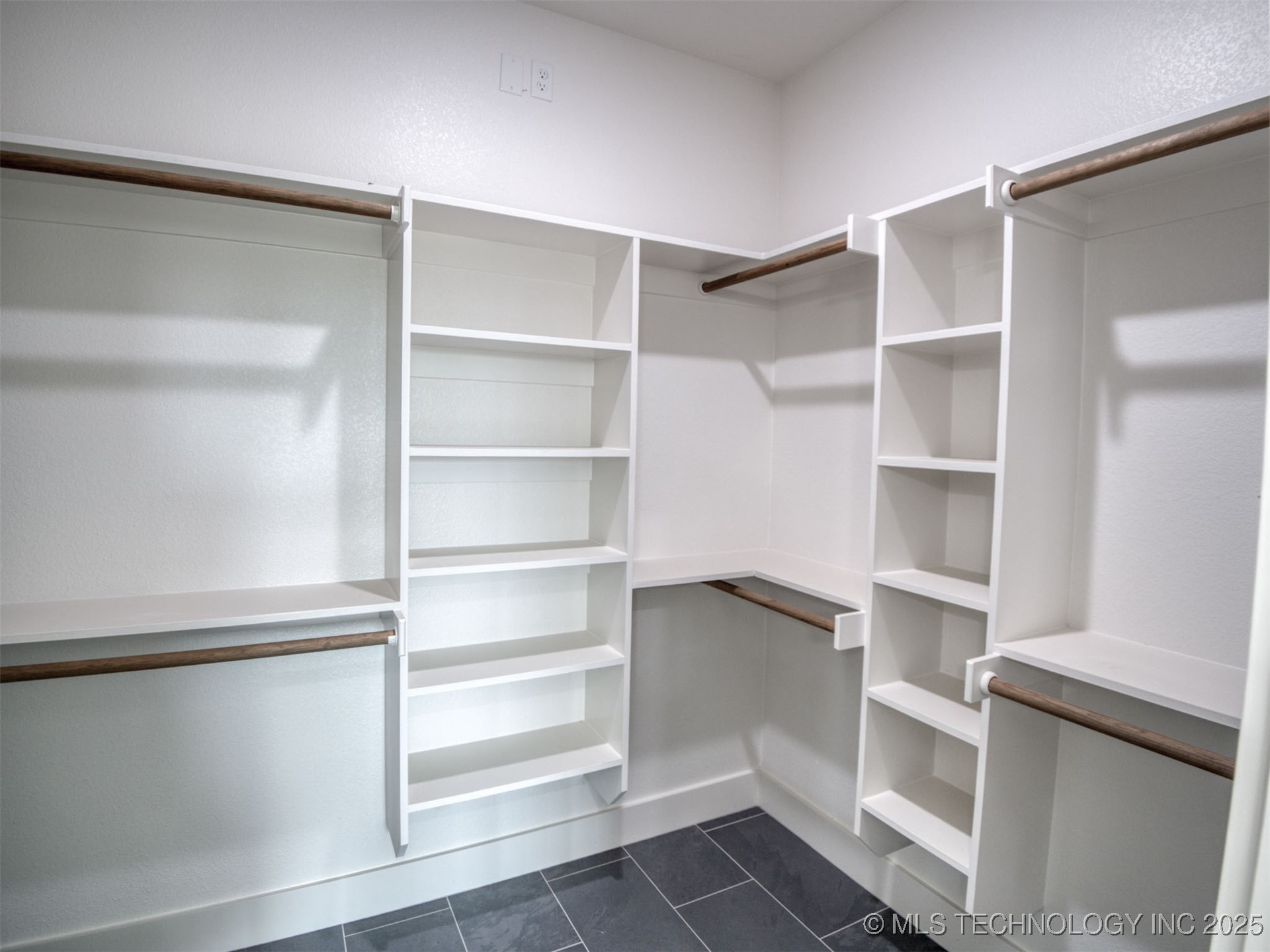 1193 Wild Indigo Circle Property Photo 31